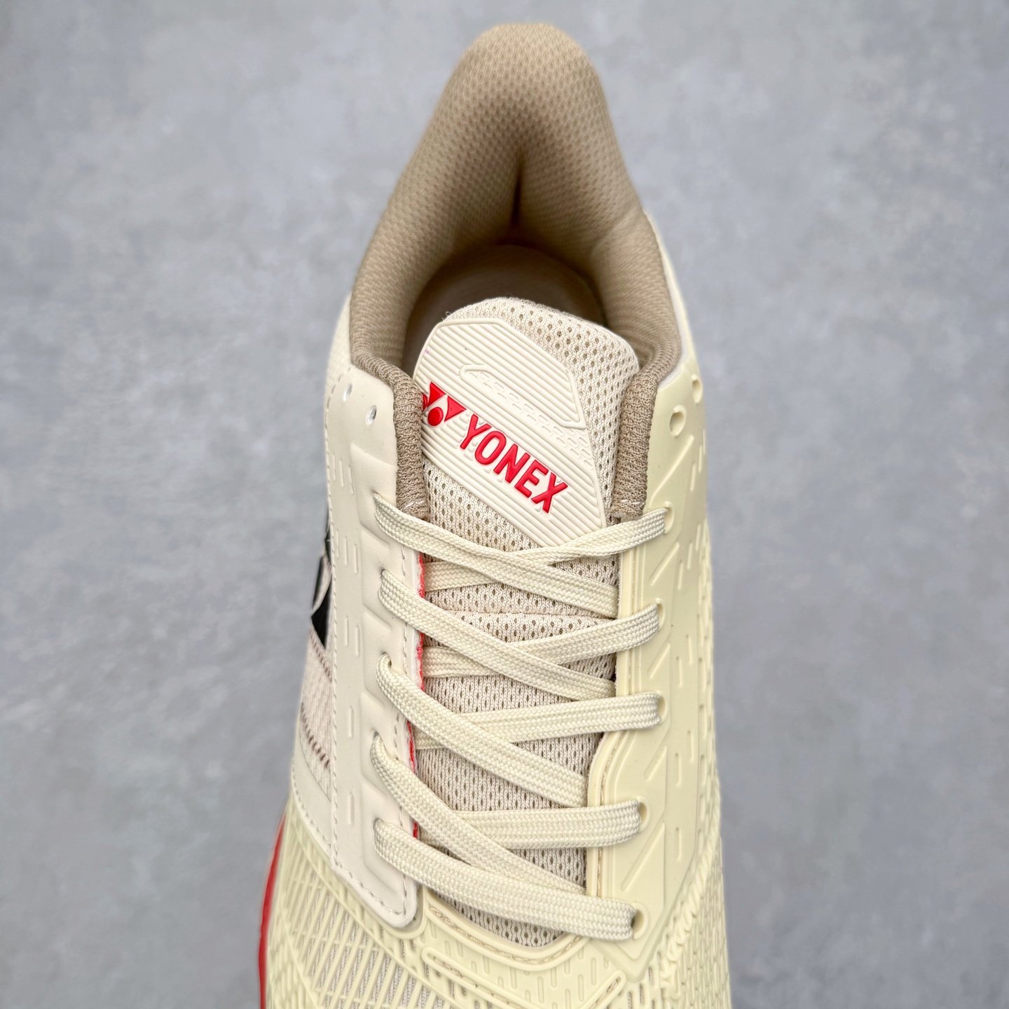 图片[5]-YONEX尤尼克斯 AD ACCEL 舒适柔软 减震透气包裹性支撑平衡抗冲击轻便 低帮 网球鞋 男女同款 尤尼克斯（YONEX）成立时间1946年，总部地点是日本东京，是世界著名的羽毛球品牌。为了尽量满足不同使用需求，尤尼克斯研发了大量的型号的羽毛球用品。作为世界知名的羽拍专业制造商，尤尼克斯完全体现日本工艺的精益求精，羽拍牢牢占据世界第一的地位，同时网球拍也得到许多知名球星的喜爱。实拍调校N版已经零色差零失真 百分百还原实物色彩所见即所得 不存在货不对板色差等低级问题 选购参考实物拍摄 不混卖不参货 只用心做好货严格选品 承诺混一赔十 尺码：36 36.5 37.5 38 38.5 39 40 40.5 41 42 42.5 43 44 44.5 45-选品中心