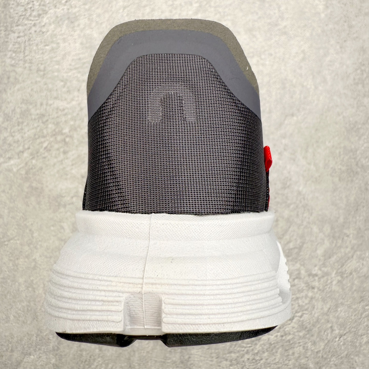 图片[8]-Mita x On昂跑 Cloud 6 Coast 时尚舒适 低帮跑步鞋 此运动品牌 开创于2010年 缓震着陆、强效回弹、轻柔质感的设计构思始终是ON研制关键 与此同时基于“为全球提供革新性的跑步感受”信念 陆续推出了多款跑鞋及其以专业运动人体跑步工程学为设计关键的功能性跑步服饰设备 让跑者不费力气地畅快畅跑 尺码：36 36.5 37.5 38 38.5 39 40 40.5 41 42 42.5 43 44 44.5 45-选品中心