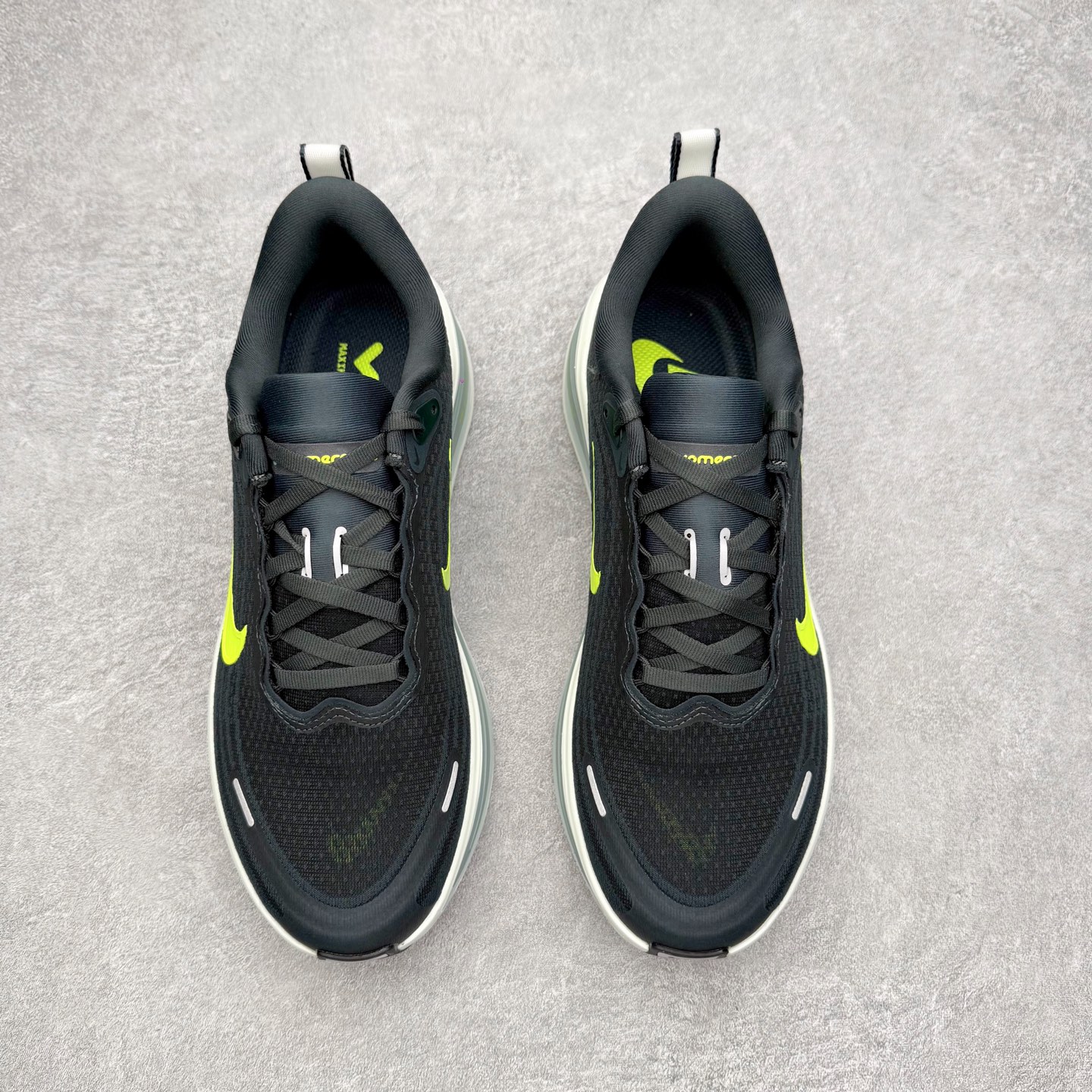 图片[2]-NK Vomero Plus 时尚舒适 网布防滑耐磨 低帮跑步鞋 实拍调校N版已经零色差零失真 百分百还原实物色彩所见即所得 不存在货不对板色差等低级问题 选购参考实物拍摄 不混卖不参货 只用心做好货严格选品 承诺混一赔十 尺码：36 36.5 37.5 38 38.5 39 40 40.5 41 42 42.5 43 44 44.5 45-选品中心