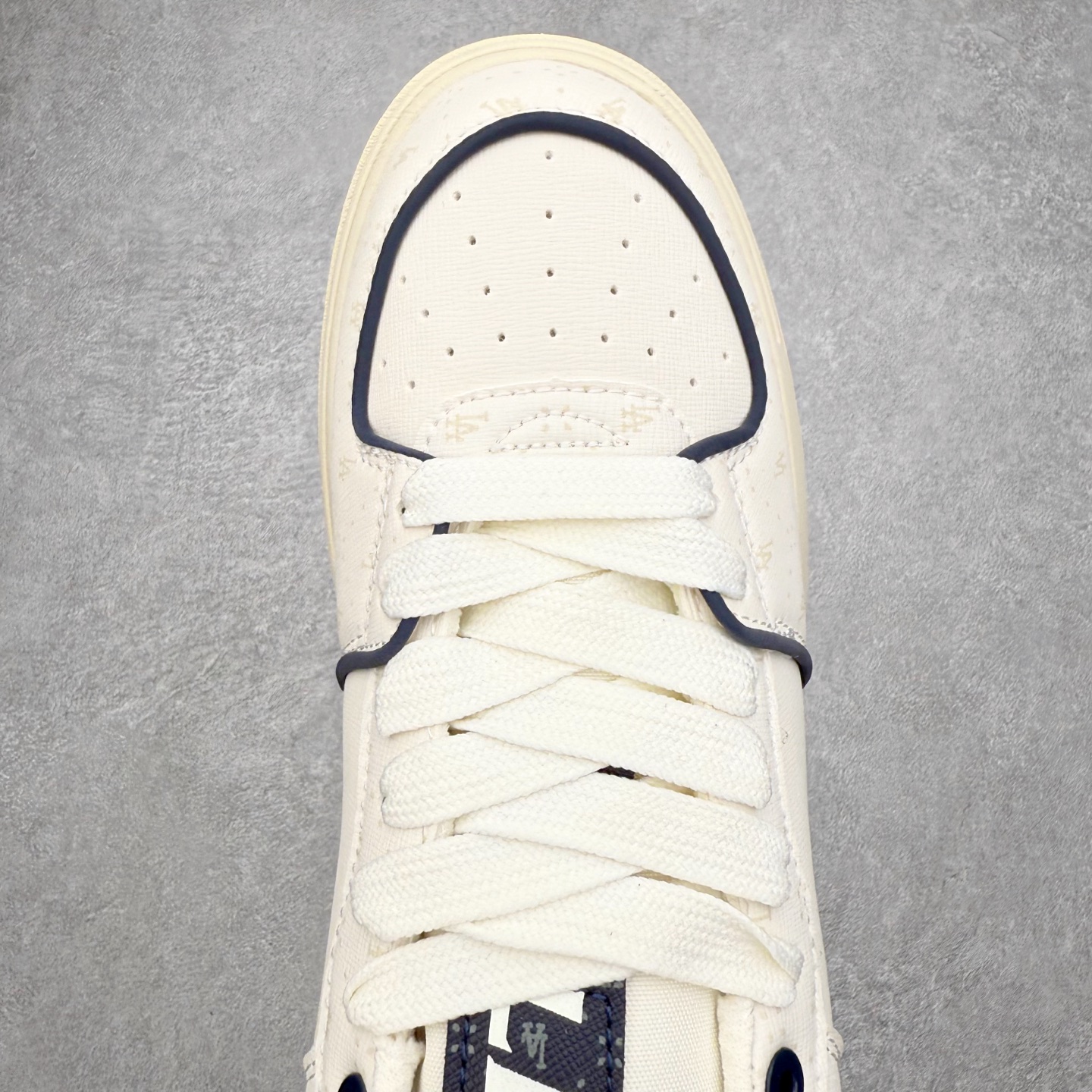 图片[4]-MLB Chunky Liner Basic 复古印花学长鞋系列低帮轻量增高厚底百搭休闲运动慢跑鞋板鞋 Korea韩国联名NY美国榄球纽约洋基队限定 韩国代购专供 全套原楦原纸板原厂数据开发 正确中底拉帮中底网布细节 平台代购专供 左脚内置芯片 韩国代购吊牌标贴 独家一比一RB+MD组合大底 高频后跟小人Logo精准对位立体饱满 正确网布加超迁鞋面 转印中底走线紧密 转印Logo工艺表层防刮不掉色 尺码：35 36 36.5 37.5 38 38.5 39 40 40.5 41 42 42.5 43 44 45-选品中心