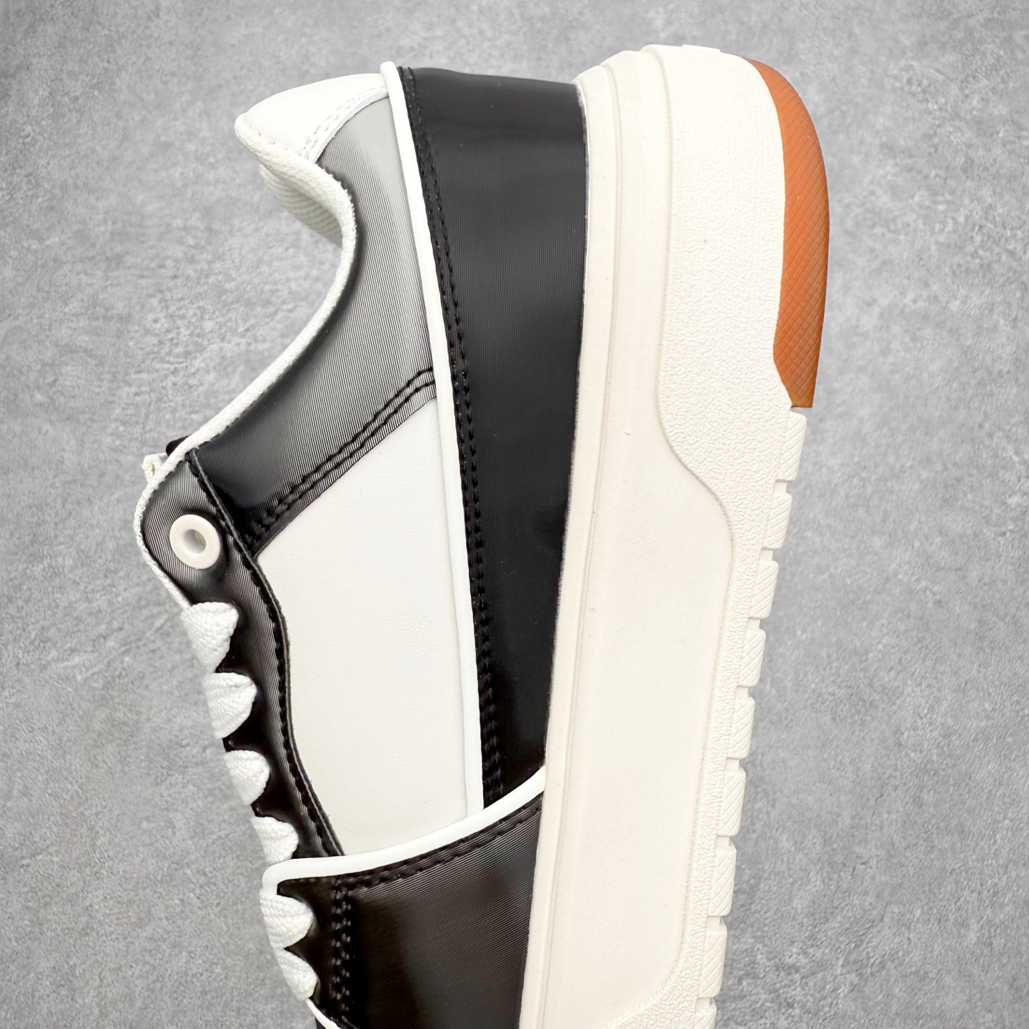 图片[7]-MLB Chunky Liner Basic 复古印花学长鞋系列低帮轻量增高厚底百搭休闲运动慢跑鞋板鞋 Korea韩国联名NY美国榄球纽约洋基队限定 韩国代购专供 全套原楦原纸板原厂数据开发 正确中底拉帮中底网布细节 平台代购专供 左脚内置芯片 韩国代购吊牌标贴 独家一比一RB+MD组合大底 高频后跟小人Logo精准对位立体饱满 正确网布加超迁鞋面 转印中底走线紧密 转印Logo工艺表层防刮不掉色 尺码：35 36 36.5 37.5 38 38.5 39 40 40.5 41 42 42.5 43 44 45-选品中心