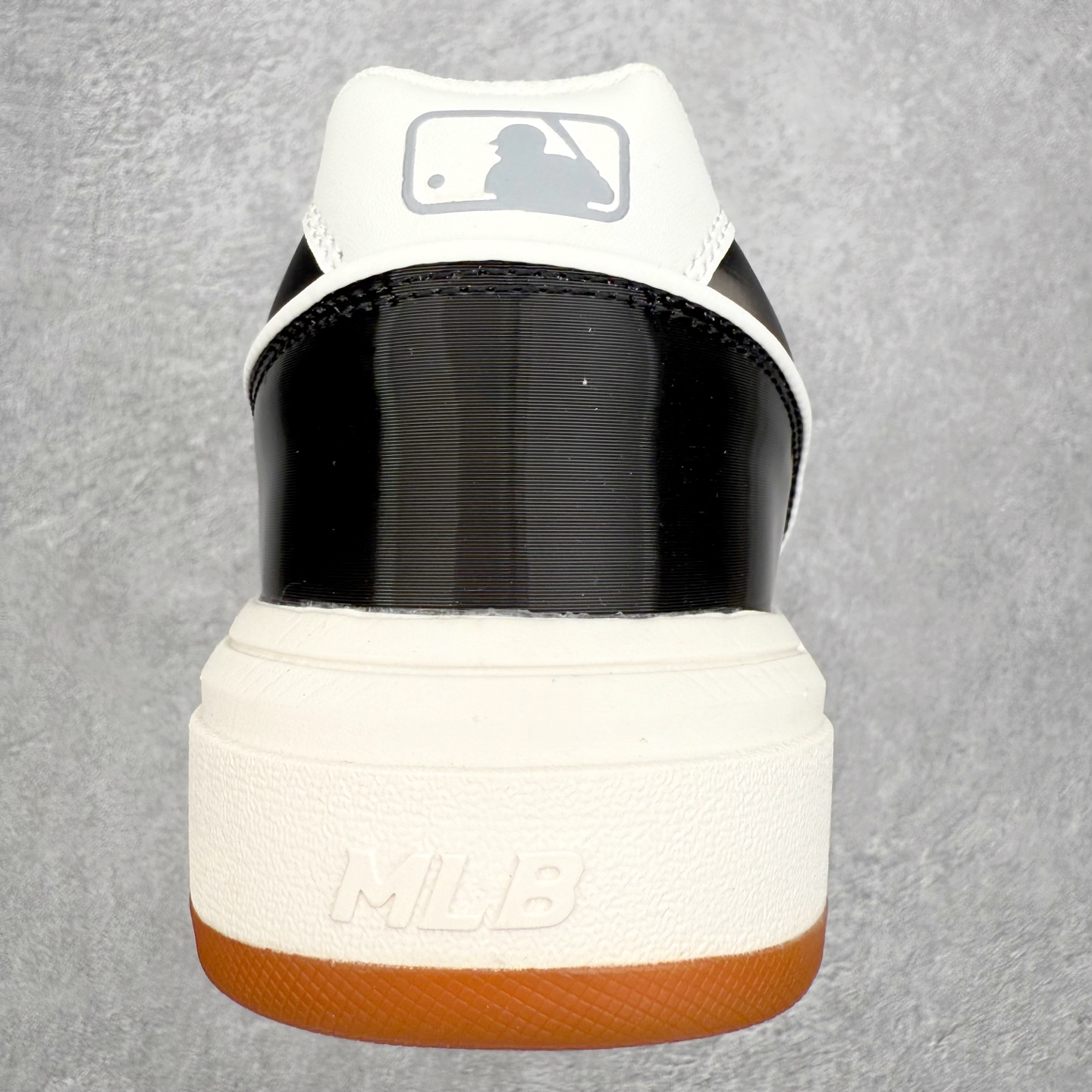 图片[8]-MLB Chunky Liner Basic 复古印花学长鞋系列低帮轻量增高厚底百搭休闲运动慢跑鞋板鞋 Korea韩国联名NY美国榄球纽约洋基队限定 韩国代购专供 全套原楦原纸板原厂数据开发 正确中底拉帮中底网布细节 平台代购专供 左脚内置芯片 韩国代购吊牌标贴 独家一比一RB+MD组合大底 高频后跟小人Logo精准对位立体饱满 正确网布加超迁鞋面 转印中底走线紧密 转印Logo工艺表层防刮不掉色 尺码：35 36 36.5 37.5 38 38.5 39 40 40.5 41 42 42.5 43 44 45-选品中心