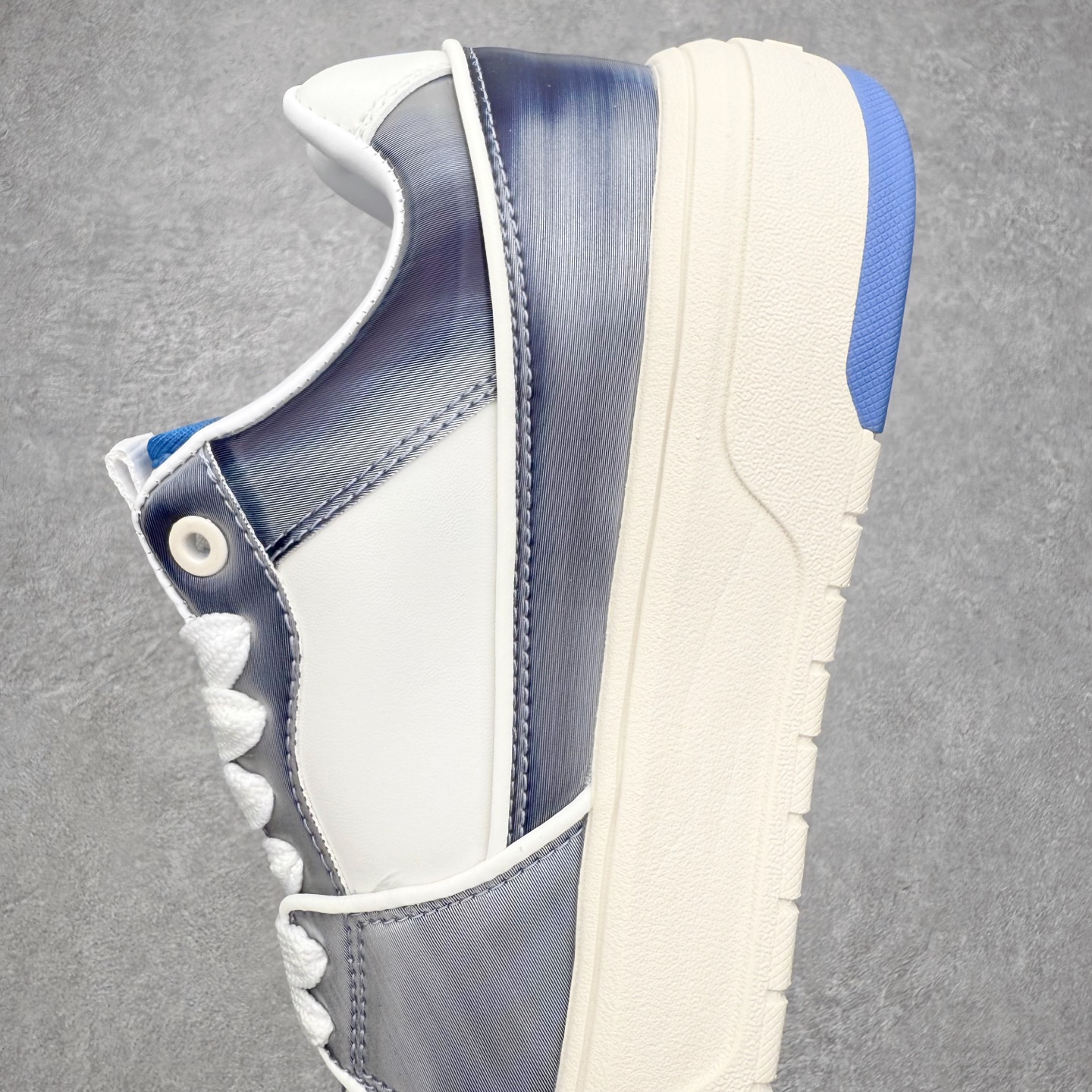 图片[7]-MLB Chunky Liner Basic 复古印花学长鞋系列低帮轻量增高厚底百搭休闲运动慢跑鞋板鞋 Korea韩国联名NY美国榄球纽约洋基队限定 韩国代购专供 全套原楦原纸板原厂数据开发 正确中底拉帮中底网布细节 平台代购专供 左脚内置芯片 韩国代购吊牌标贴 独家一比一RB+MD组合大底 高频后跟小人Logo精准对位立体饱满 正确网布加超迁鞋面 转印中底走线紧密 转印Logo工艺表层防刮不掉色 尺码：35 36 36.5 37.5 38 38.5 39 40 40.5 41 42 42.5 43 44 45-选品中心