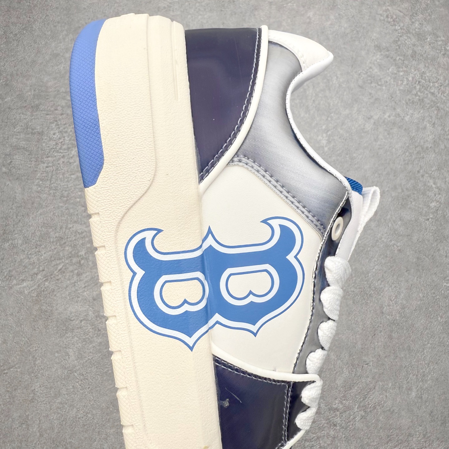 图片[6]-MLB Chunky Liner Basic 复古印花学长鞋系列低帮轻量增高厚底百搭休闲运动慢跑鞋板鞋 Korea韩国联名NY美国榄球纽约洋基队限定 韩国代购专供 全套原楦原纸板原厂数据开发 正确中底拉帮中底网布细节 平台代购专供 左脚内置芯片 韩国代购吊牌标贴 独家一比一RB+MD组合大底 高频后跟小人Logo精准对位立体饱满 正确网布加超迁鞋面 转印中底走线紧密 转印Logo工艺表层防刮不掉色 尺码：35 36 36.5 37.5 38 38.5 39 40 40.5 41 42 42.5 43 44 45-选品中心