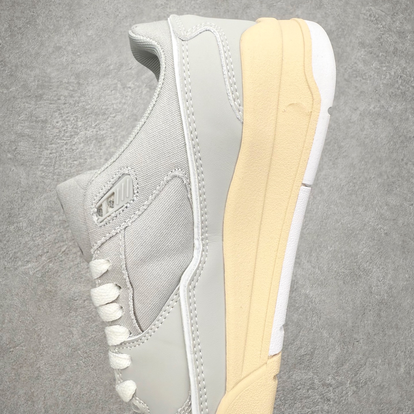 图片[7]-＃福利特价 Air Jordan AJ Flight Court 乔丹低帮复古篮球鞋 设计简约又不失复古韵味鞋内的鞋垫柔软且有弹性 能够很好地缓冲落地时的冲击力鞋面的材质贴合脚部 鞋底的纹路设计合理 抓地力很强 尺码： 36 36.5 37.5 38 38.5 39 40 40.5 41 42 42.5 43 44 45 46-选品中心