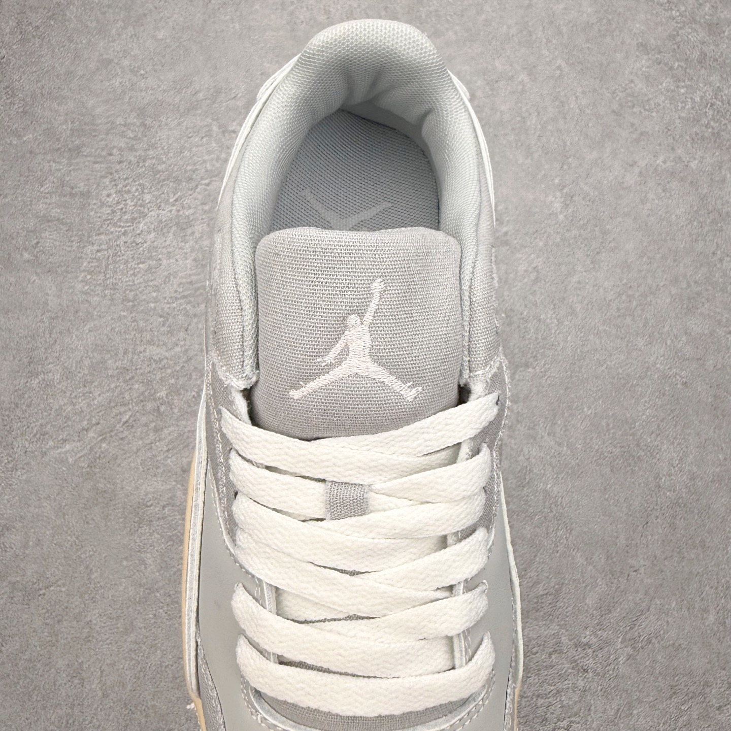 图片[5]-＃福利特价 Air Jordan AJ Flight Court 乔丹低帮复古篮球鞋 设计简约又不失复古韵味鞋内的鞋垫柔软且有弹性 能够很好地缓冲落地时的冲击力鞋面的材质贴合脚部 鞋底的纹路设计合理 抓地力很强 尺码： 36 36.5 37.5 38 38.5 39 40 40.5 41 42 42.5 43 44 45 46-选品中心