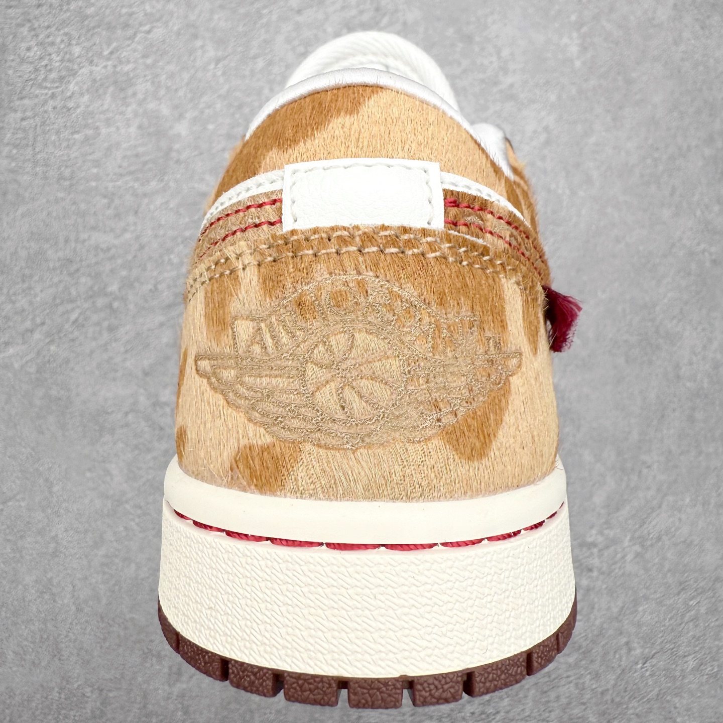 图片[8]-＃DT纯原 Air Jordan AJ1 Low 低帮 IQ5321-121 终端优势供应 市面中低帮最具代表性版本没有之一 口碑大厂出品 品控大底版型不断改良更新 全套原纸板楦头开发 确保原汁原味 完美呈现版型 完美零毛边处理 原厂内置全掌气垫 价格定位良心 平台专用代工流水线出品 一眼公司既视感 拿到手的一瞬间就与众不同 碾压市面所有版本 全部原鞋开发 每一个配色都会采购原鞋确认细节 打破市面看图做货无好货之说 尺码：35.5 36 36.5 37.5 38 38.5 39 40 40.5 41 42 42.5 43 44 44.5 45 46-选品中心