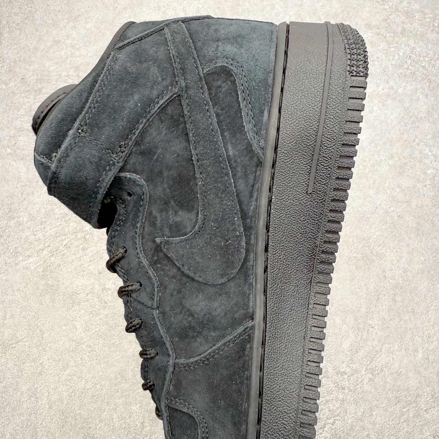 图片[7]-NK Air Force 1´07 Mid 空军一号中帮百搭休闲运动板鞋 DV0788-004 柔软、弹性十足的缓震性能和出色的中底设计 横跨复古与现代的外型结合 造就出风靡全球 三十多年的Force 1 直到今天还深受青睐 实拍调校N版已经零色差零失真 百分百还原实物色彩所见即所得 不存在货不对板色差等低级问题 选购参考实物拍摄 不混卖不参货 只用心做好货严格选品 承诺混一赔十 尺码：36 36.5 37.5 38 38.5 39 40 40.5 41 42 42.5 43 44 44.5 45-选品中心