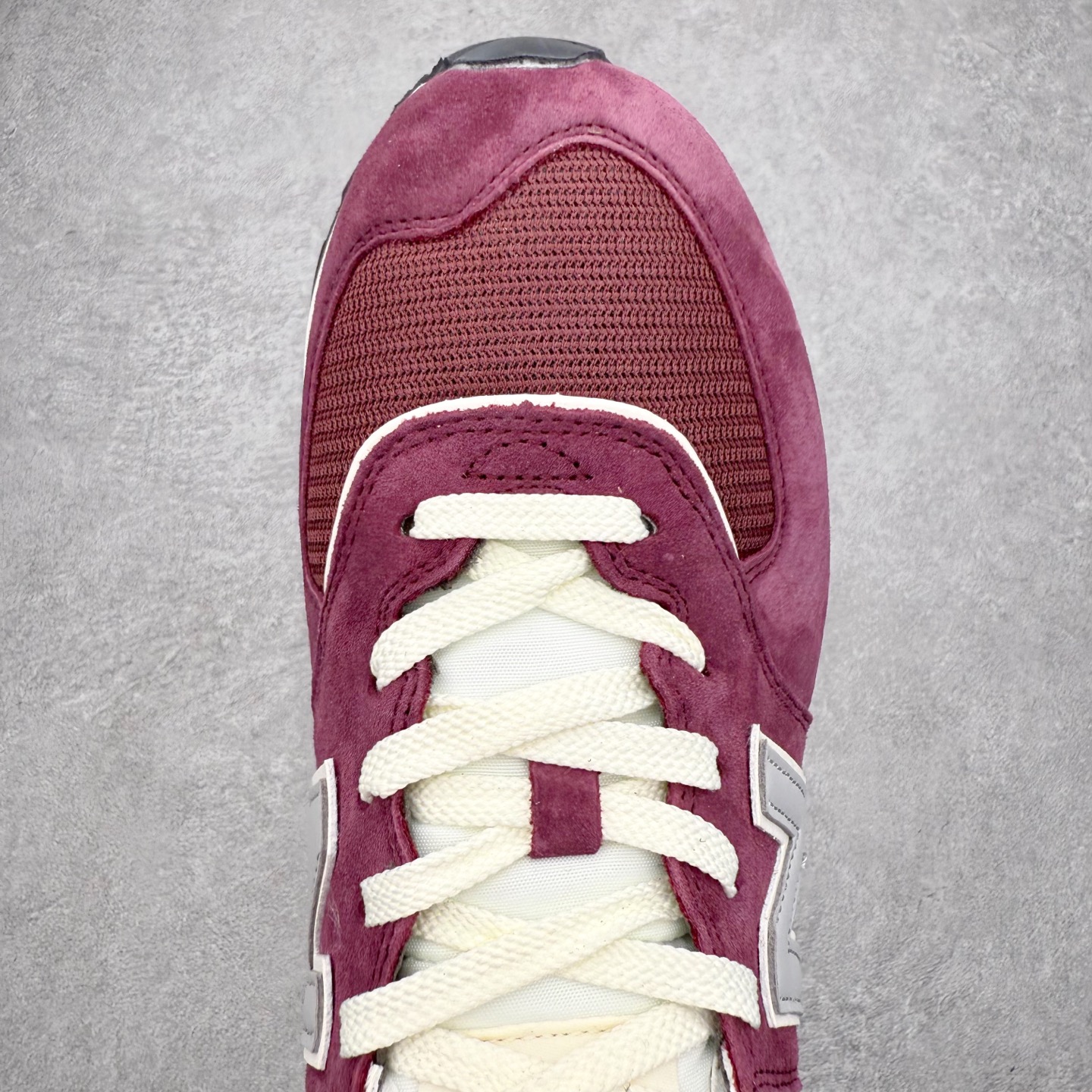 图片[4]-NB新百伦New Balance U574升级版系列低帮复古休闲运动慢跑鞋 新版NB574，妥妥美产既视感有木有。相较传统574，新版鞋跟及鞋面设计自带9系美产既视感！鞋面、内衬质感以及穿着体验更加！鞋型更流畅和饱满,鞋底增添了风格的多样化!底部升级橡胶颗粒大底,更防滑耐磨,上脚后感觉柔软且舒适。尺码：36 36.5 37.5 38 38.5 39.5 40 40.5 41.5 42 42.5 43 44 45-选品中心