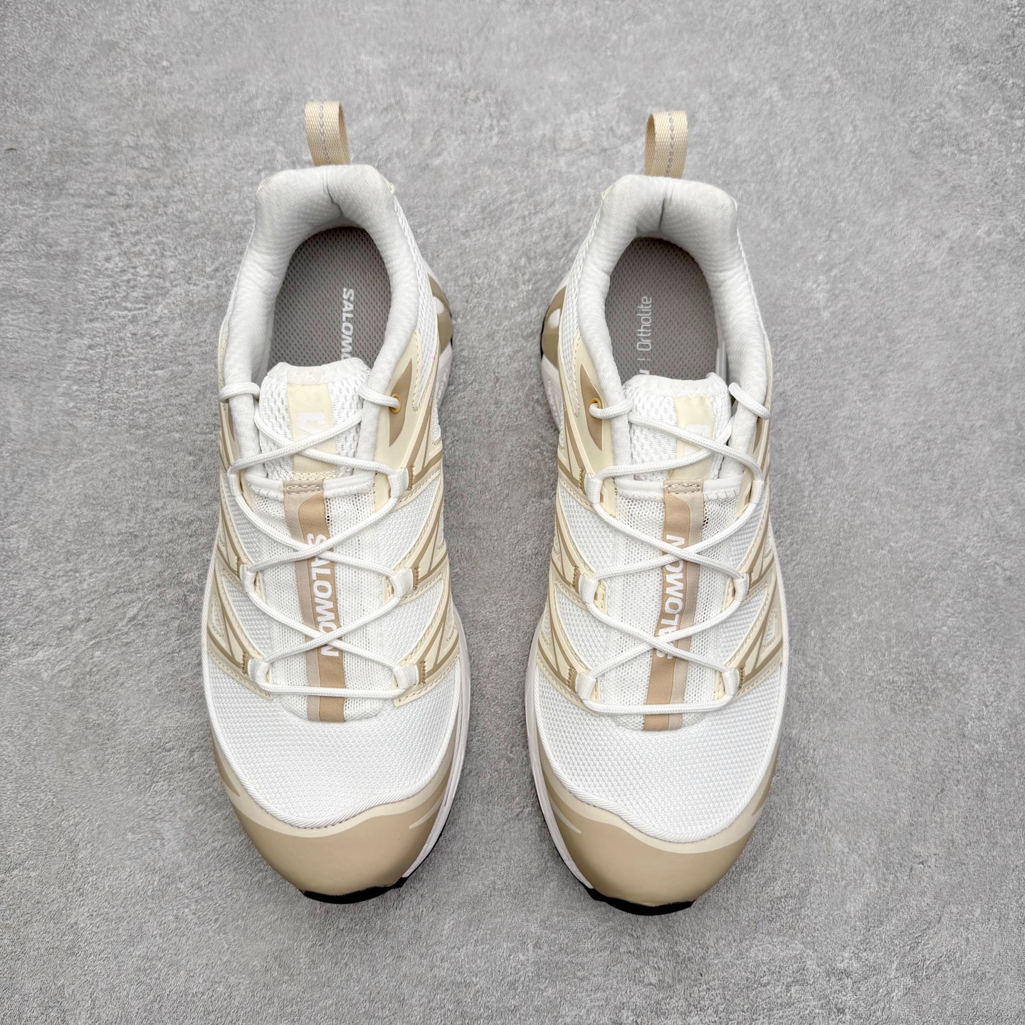 图片[2]-Salomon XT-6 萨洛蒙复古潮流户外机能登山跑鞋 纯原外贸平台特供订单 耗时半年巨作 全套原纸板楦头开发 原厂特供网布配套加持 确保原汁原味 完美呈现版型 原档数据独家私模五层组合大底 男女鞋同步官方开发至46.5 原装Ortholite轻量化鞋垫 中底布带钢印编号 原厂TPU锁扣 进口港宝加持 后跟自然饱满 还原公司包裹性 鞋面以“锯齿”状的包裹系统呈现 在基色底之下加入了各种色点缀 将公司的最新技术和时尚前卫的造型融入耐用的长跑款式中 鞋面由 TPU 薄膜制成 并焊接在高耐磨网眼上 使其既时尚又坚固 由 ACS底盘支撑 可增强稳定性和支撑力 以及由橡胶凸耳 Contragrip外底覆盖的 EVA 缓冲中底 旨在应对崎岖的地形 鞋舌上的彩色Salomon 标签、Quicklace 系统以及鞋头、鞋舌和鞋跟上的附加品牌使细节更加完美 让穿着者可以轻松驾驭户外与通勤下的任何运动生活场景 无缝鞋身户外随意纵横 颜值与脚感兼备 出街通勤 绝对非常吸睛 你值得拥有 尺码：36 36.5 37.5 38 38.5 39 40 40.5 41 42 42.5 43 44 44.5 45 注意：偏小1码-选品中心