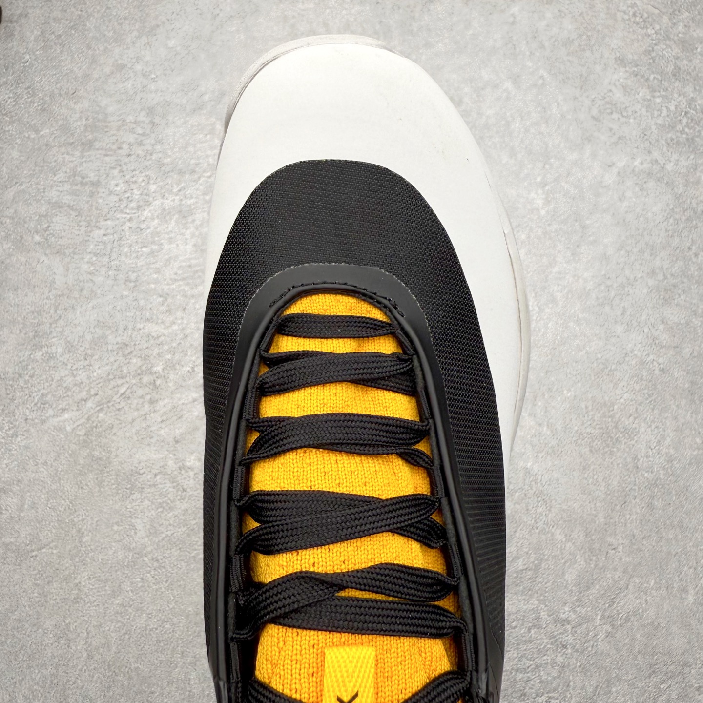 图片[4]-Arcteryx Vertex Alpine GTX阿尔卑斯山顶峰系列低帮越野徒步户外运动登山运动鞋 这款GORE-TEX鞋履适合希望在技术路线上更快前进的山地跑步者穿着，无需担心地形条件如何。中底的Rocker Geometry几何结构设计带来推进力，并采用InFuse材料制成，这是一种轻质、高响应性的EVA和聚烯烃合成材料，可提供回弹并吸收冲击力。抓地平稳的Vibram Megagrip外底采用LITEBASE技术，在减轻重量的同时不影响性能，而多向凸耳花纹设计带来更强的抓地力。鞋身贴合包裹脚部，针织鞋领可阻挡碎屑进鞋。实拍调校N版已经零色差零失真 百分百还原实物色彩所见即所得 不存在货不对板色差等低级问题 选购参考实物拍摄 不混卖不参货 只用心做好货严格选品 承诺混一赔十 尺码：36 36.5 37.5 38 38.5 39 40 40.5 41 42 42.5 43 44 44.5 45-选品中心