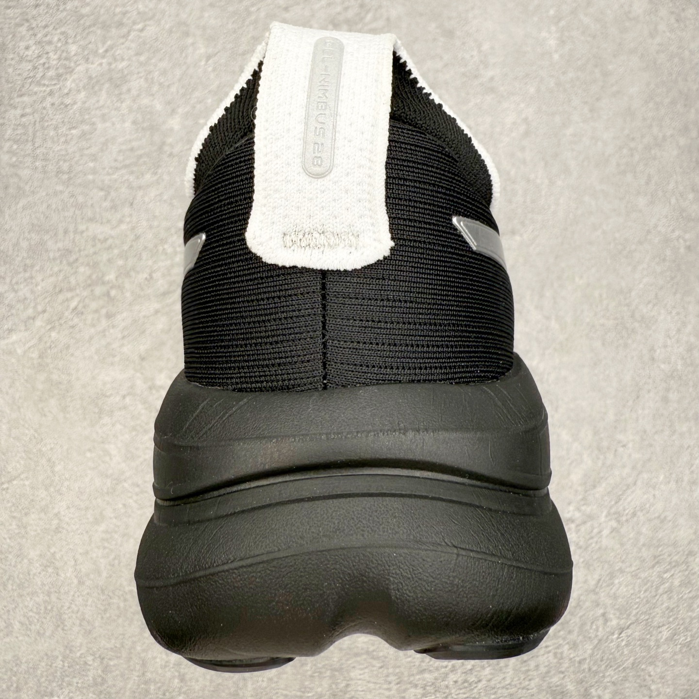 图片[8]-Asics GEL-Nimbus 28 亚瑟士缓震跑鞋 近年复古风潮的势头很旺 ASICS一直坚信保持身体的健康与活力是打造健康快乐的生活方式的最佳途径 ASICS为复古鞋型注入新设计 为玩家的街头穿搭提供了更多可能 GEL-NIMBUSTM9运动鞋最初是为中立和仰卧跑步者设计的长距离训练器 采用原始材料和关键细节重新设计 其Y2K时代的工业外观也被大胆的对比和色块所抵消 尺码：36 36.5 37.5 38 38.5 39 40 40.5 41.5 42 42.5 43.5 44 44.5 45-选品中心