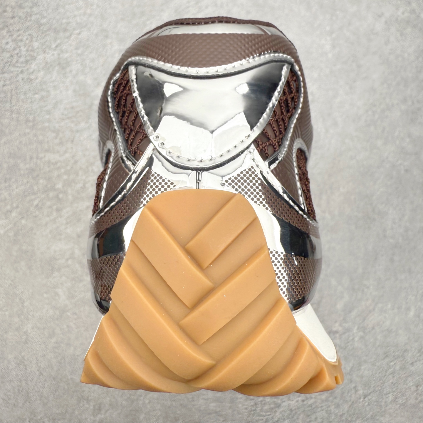 图片[8]-BOTTEGA VENETA Orbit Runner BV葆蝶家时尚休闲王一博同款老爹鞋运动鞋 原版开发 一比一打造 相似度百分之99以上 市场一梯队级别品质 区别市场任何标文顶级品质版本 采用轻质科技网布面料 搭配几何图案设计橡胶外底 王炸系列 高版本 认准套包工艺 实际增高很多哦 还是一样显腿细非常nice 耐玩耐造 对标对版 套包鞋工艺 认准高版本 大底选用拼色TPU大底 配置原版包装 尺码：35 36 37 38 39 40 41 42 43 44 45-选品中心