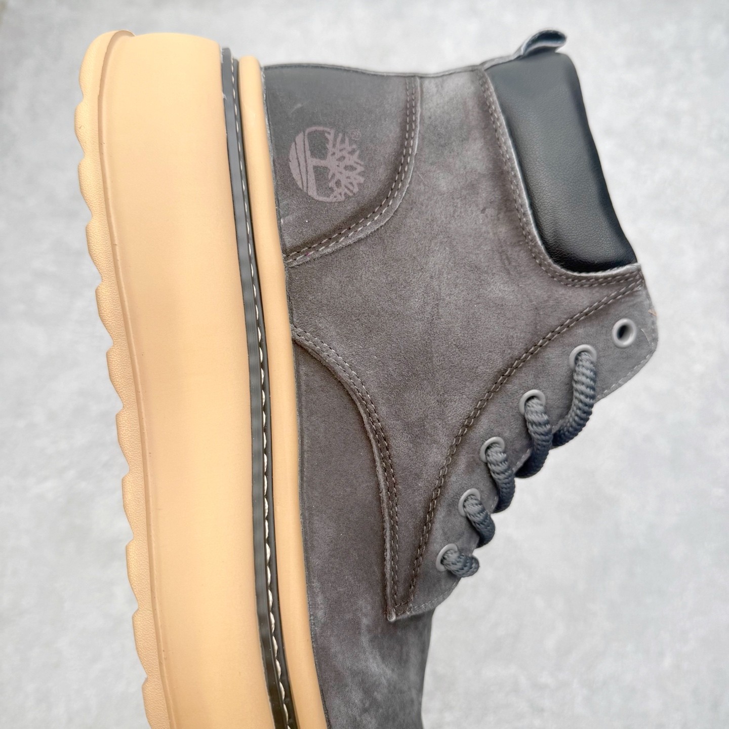 图片[6]-Timberland添柏岚/天伯伦 秋冬新品 秋冬必备户外休闲大黄靴系列#广东大厂品质 原盒原包装 时尚潮流搭配 面料采用意大利🇮🇹顶级磨砂细纹牛皮 轻质大底 搭配防臭防腐真皮乳胶鞋垫 大底到五金都是代工厂原材料制作 同原版固特异永不开胶工艺 好货不杀猪 首单质量严格把控 全网独家首发 品质毋庸置疑 全套官网统一包装 给您完美的穿着体验 质量考究耐穿 型男必备 专治不帅 高品质脚感一流 今年冬季防寒户外专用 日常随意搭配 尺码：38-44（皮鞋码）-选品中心