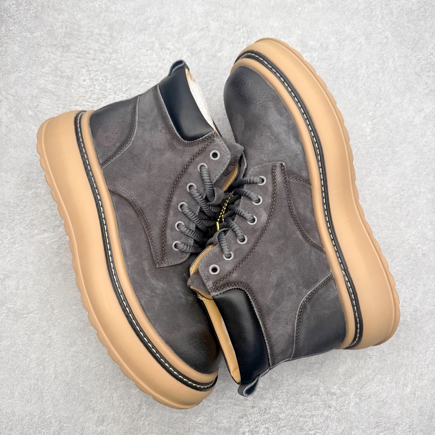 图片[3]-Timberland添柏岚/天伯伦 秋冬新品 秋冬必备户外休闲大黄靴系列#广东大厂品质 原盒原包装 时尚潮流搭配 面料采用意大利🇮🇹顶级磨砂细纹牛皮 轻质大底 搭配防臭防腐真皮乳胶鞋垫 大底到五金都是代工厂原材料制作 同原版固特异永不开胶工艺 好货不杀猪 首单质量严格把控 全网独家首发 品质毋庸置疑 全套官网统一包装 给您完美的穿着体验 质量考究耐穿 型男必备 专治不帅 高品质脚感一流 今年冬季防寒户外专用 日常随意搭配 尺码：38-44（皮鞋码）-选品中心