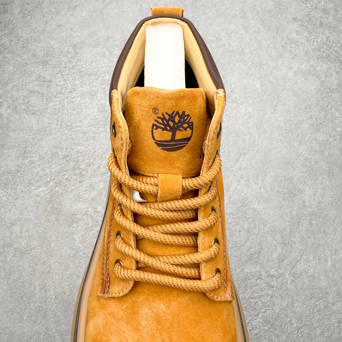 图片[5]-Timberland添柏岚/天伯伦 秋冬新品 秋冬必备户外休闲大黄靴系列#广东大厂品质 原盒原包装 时尚潮流搭配 面料采用意大利🇮🇹顶级磨砂细纹牛皮 轻质大底 搭配防臭防腐真皮乳胶鞋垫 大底到五金都是代工厂原材料制作 同原版固特异永不开胶工艺 好货不杀猪 首单质量严格把控 全网独家首发 品质毋庸置疑 全套官网统一包装 给您完美的穿着体验 质量考究耐穿 型男必备 专治不帅 高品质脚感一流 今年冬季防寒户外专用 日常随意搭配 尺码：38-44（皮鞋码）-选品中心