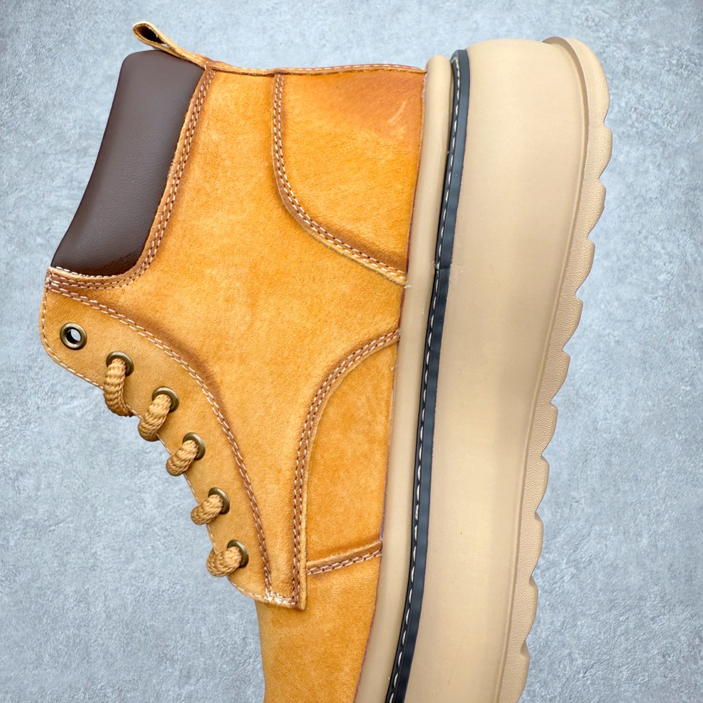 图片[7]-Timberland添柏岚/天伯伦 秋冬新品 秋冬必备户外休闲大黄靴系列#广东大厂品质 原盒原包装 时尚潮流搭配 面料采用意大利🇮🇹顶级磨砂细纹牛皮 轻质大底 搭配防臭防腐真皮乳胶鞋垫 大底到五金都是代工厂原材料制作 同原版固特异永不开胶工艺 好货不杀猪 首单质量严格把控 全网独家首发 品质毋庸置疑 全套官网统一包装 给您完美的穿着体验 质量考究耐穿 型男必备 专治不帅 高品质脚感一流 今年冬季防寒户外专用 日常随意搭配 尺码：38-44（皮鞋码）-选品中心