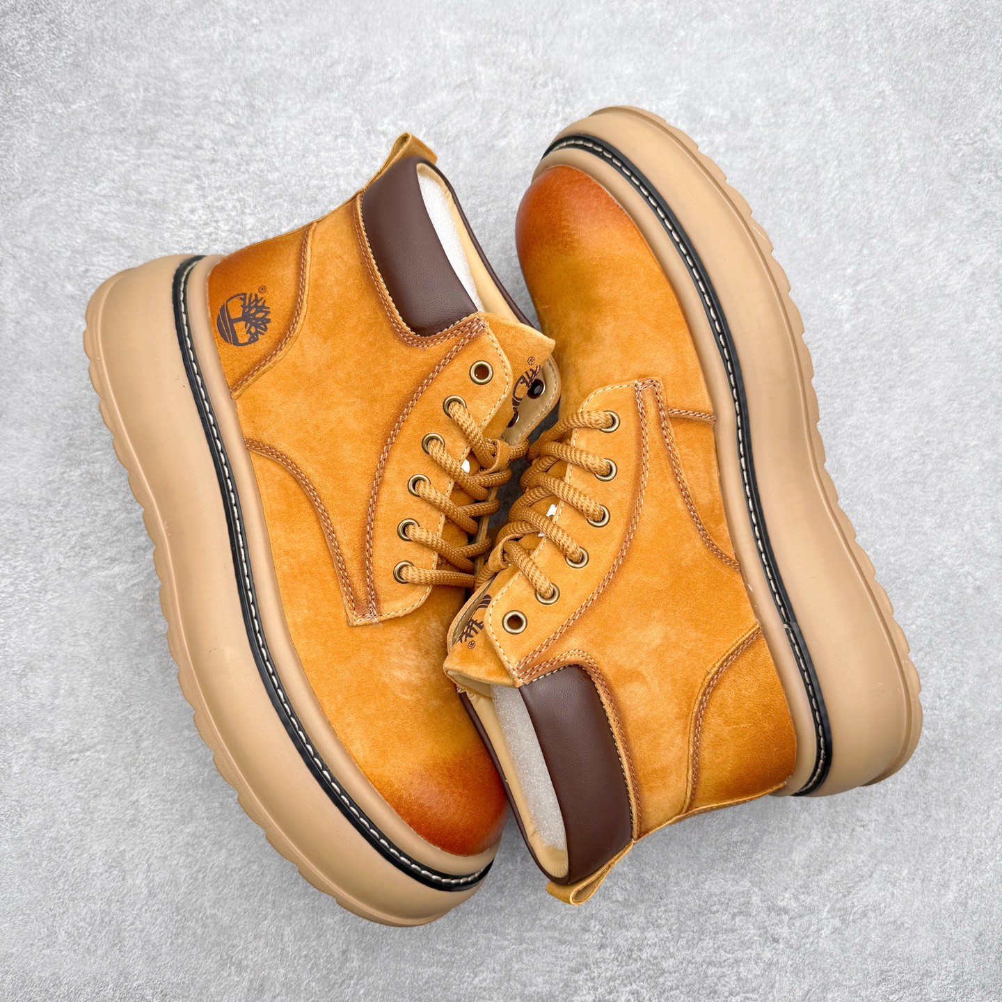 图片[3]-Timberland添柏岚/天伯伦 秋冬新品 秋冬必备户外休闲大黄靴系列#广东大厂品质 原盒原包装 时尚潮流搭配 面料采用意大利🇮🇹顶级磨砂细纹牛皮 轻质大底 搭配防臭防腐真皮乳胶鞋垫 大底到五金都是代工厂原材料制作 同原版固特异永不开胶工艺 好货不杀猪 首单质量严格把控 全网独家首发 品质毋庸置疑 全套官网统一包装 给您完美的穿着体验 质量考究耐穿 型男必备 专治不帅 高品质脚感一流 今年冬季防寒户外专用 日常随意搭配 尺码：38-44（皮鞋码）-选品中心