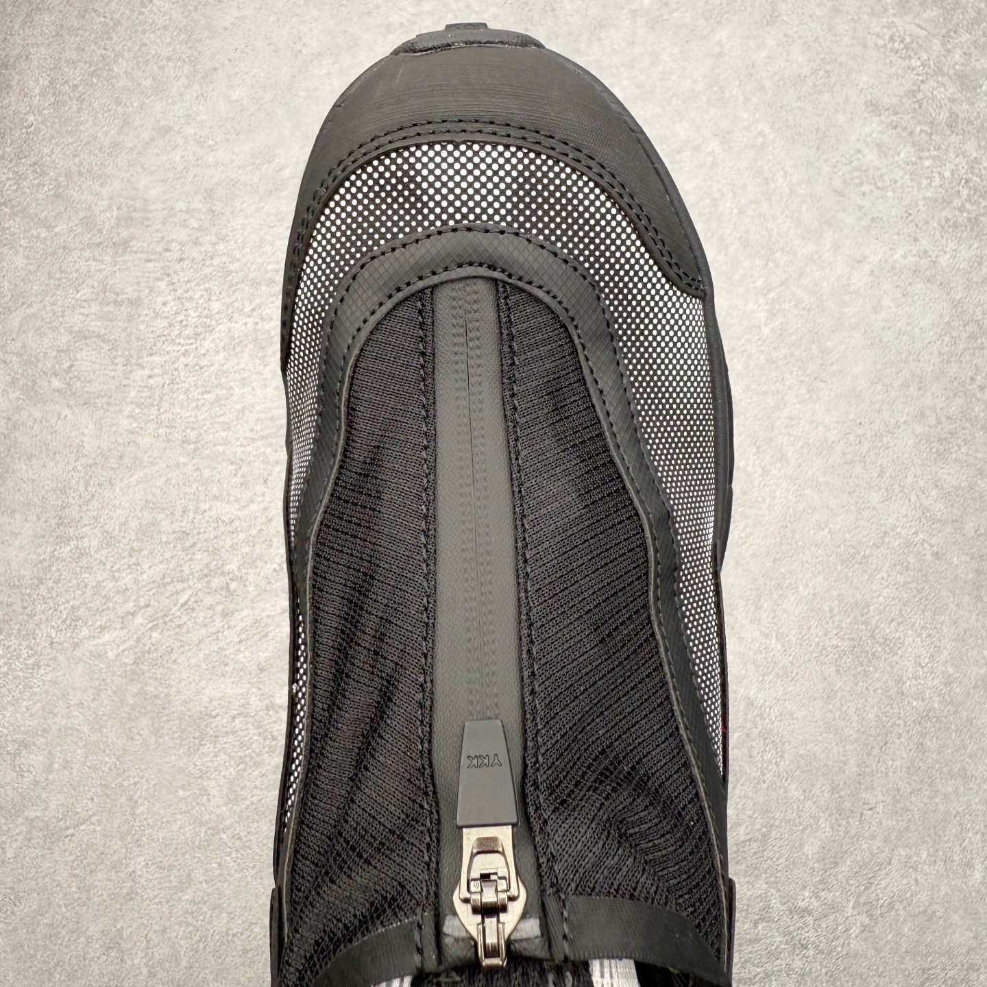 图片[4]-HOKA ONE ONE PROJECT TRANSPORT 舒适百搭防滑耐磨低帮生活休闲鞋 男女同款 HOKA ONE ONE是来自美国的跑步鞋知名品牌，创立于2009年，始终致力于为所有跑者提供更新、更好的跑步装备。相比常规跑鞋，HOKA ONE ONE特别研发使用性能独特的几何形跑鞋中底，此种鞋底更厚、更高、回弹性也更好，除了卓越的缓冲性能，它还能內各种阶段的跑者带来更具动感、更加稳定的跑步体验。HOKAONE ONE从设计之初就清楚意识到，要保证跑者步幅的均匀一致，双脚自然而然的运动至关重要。尺码：36 36.5 37.5 38 38.5 39 40 40.5 41 42 42.5 43 44 44.5 45-选品中心