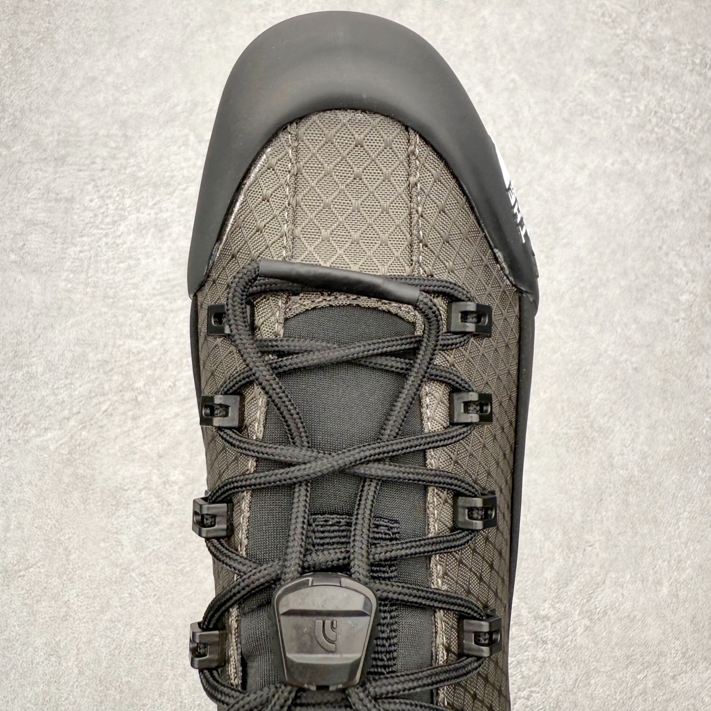 图片[4]-THE NORTH FACE GLENCLYFFE 北面格伦斯尼斯系列低帮机能户外风徒步登山运动训练鞋 舒适百搭织物低帮休闲城市通勤跑步鞋 原楦型开发纸版 采用防剐蹭复合麂皮组合模塑鞋头橡胶片鞋面材质 中底嵌入EVA缓震组合耐磨锯齿耐磨橡胶大底 尺码：37 38 38.5 39 40 40.5 41 42 42.5 43 44 44.5 45-选品中心