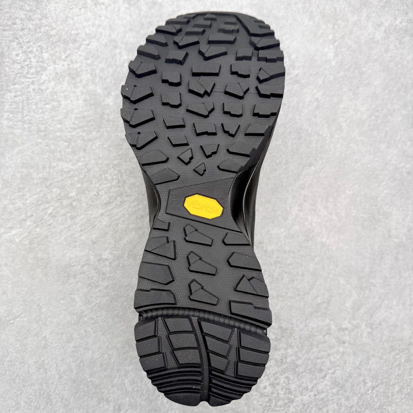 图片[9]-＃K版 KAILAS 凯乐石 界山户外运动舒适时尚防滑透气低帮登山徒步鞋 KAILAS凯乐石品牌是全球三大全系攀登品牌之一，于2003年创立于中国广州，致力于为有攀登梦想的户外运动员及爱好者，研发制造功能性专业装备，满足他们在极限环境下安全舒适的需求，凯乐石专注于科技面料的开发及专业功能设计，产品线覆盖登山、攀岩、徒步、越野跑山、露营、旅行等多项户外运动，通过运动员的测试反馈，不断进化迭代，产品荣获国内外大奖71座，发明专利21个，更突破性的自主研发攀登器械，打造出中国的攀登硬实力。实拍调校N版已经零色差零失真 百分百还原实物色彩所见即所得 不存在货不对板色差等低级问题 选购参考实物拍摄 不混卖不参货 只用心做好货严格选品 承诺混一赔十 尺码：36 36.5 37.5 38 38.5 39 40 40.5 41 42 42.5 43 44 44.5 45-选品中心