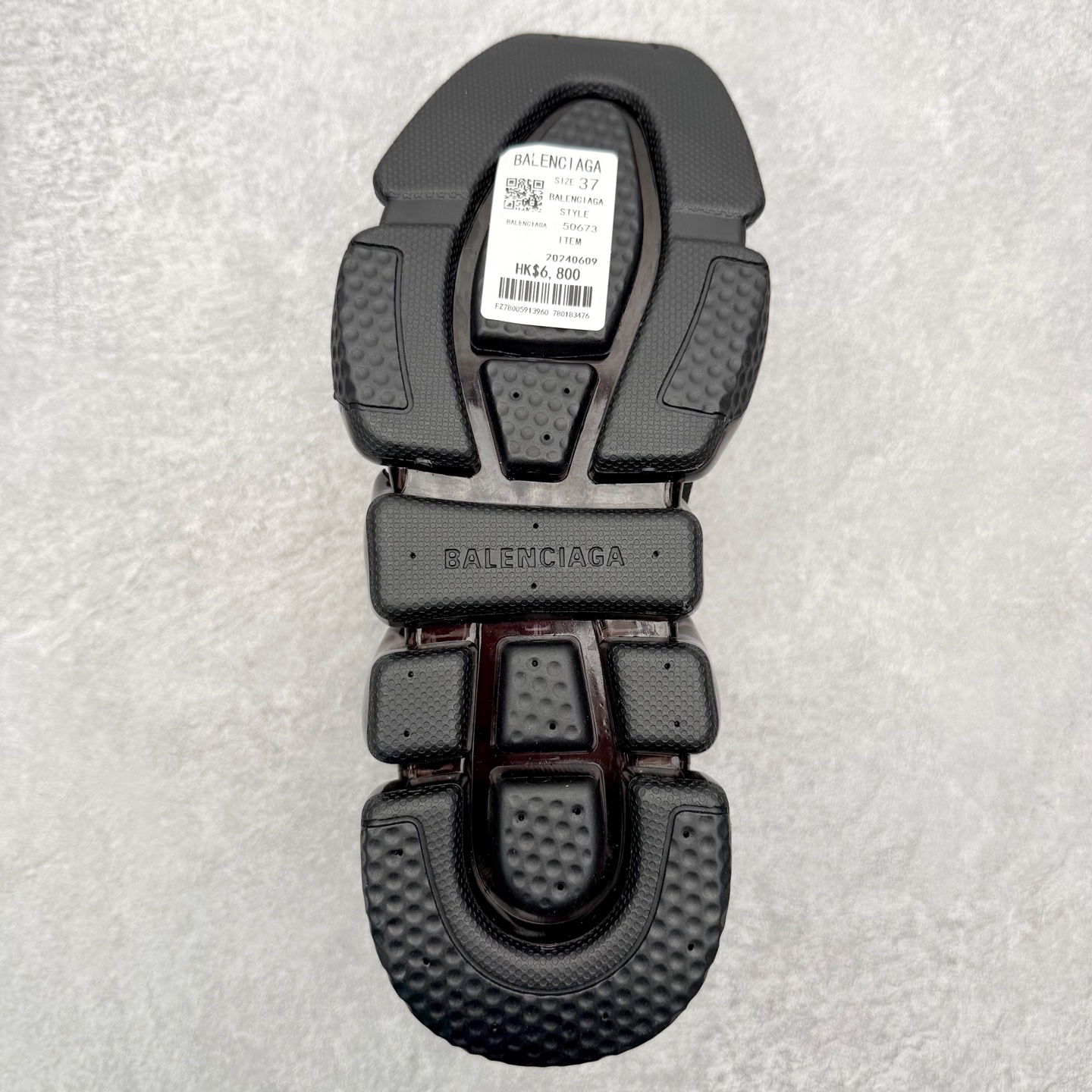 图片[9]-Balenciaga巴黎世家 Speed 2.0 LT 运动舒适 高帮生活休闲鞋 20S秋冬新品首发纯原版本 Logo 永不掉字 右脚鞋头内置NFC热熔内标 # MD多层组合大底 360°柔韧扭曲 上脚极致舒适 全新的动感设计理念 诠释了这款皇帝一脚蹬懒人鞋的主导地位！尺码：35/45-选品中心