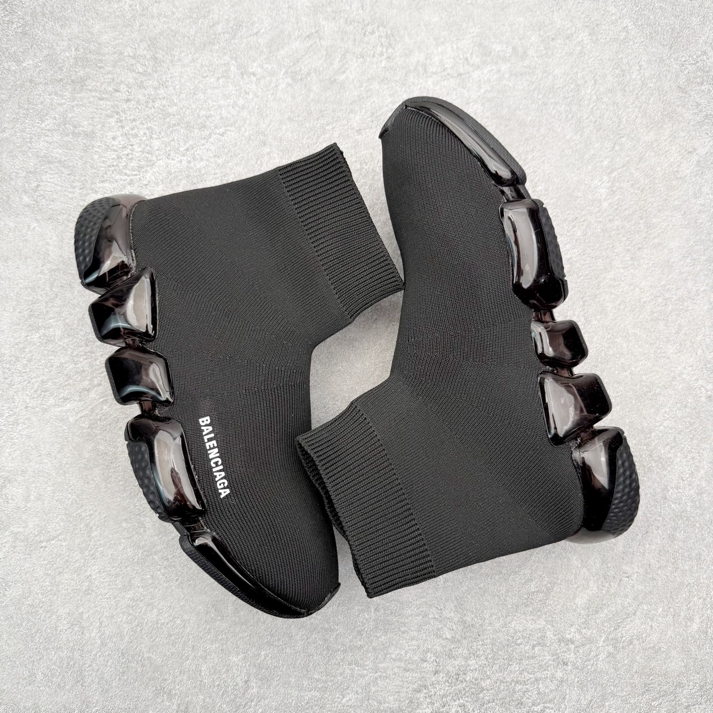 图片[3]-Balenciaga巴黎世家 Speed 2.0 LT 运动舒适 高帮生活休闲鞋 20S秋冬新品首发纯原版本 Logo 永不掉字 右脚鞋头内置NFC热熔内标 # MD多层组合大底 360°柔韧扭曲 上脚极致舒适 全新的动感设计理念 诠释了这款皇帝一脚蹬懒人鞋的主导地位！尺码：35/45-选品中心