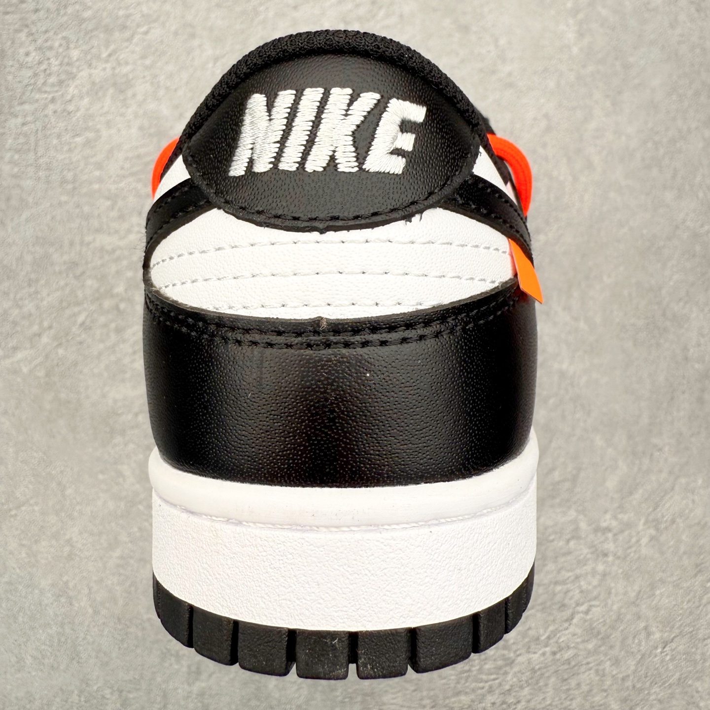 图片[8]-NK Dunk Low DD1391-100 定制系列天花板 无原鞋不开发 全系列得物原鞋一比一校对开发 配色持续更新中 终端对接 优势输出 全套原厂楦头原纸板数据档案倾力打造 原汁原味莞产 极致还原 圈内最强针车工艺 高端零售指定版 广东原厂配套原盒原标 鞋盒分三个尺码段 原厂冲刀 超高清洁度 全鞋零毛边皮料切割 采用原厂百宏鞋带以及原厂百宏织唛舌标 内标可供原厂几率过验 进口原装条纹中底布 四线拉帮白色点胶 原厂拉帮手法遵循公司 原厂电绣 极致还原 尺码：36 36.5 37.5 38 38.5 39 40 40.5 41 42 42.5 43 44 44.5 45 46-选品中心