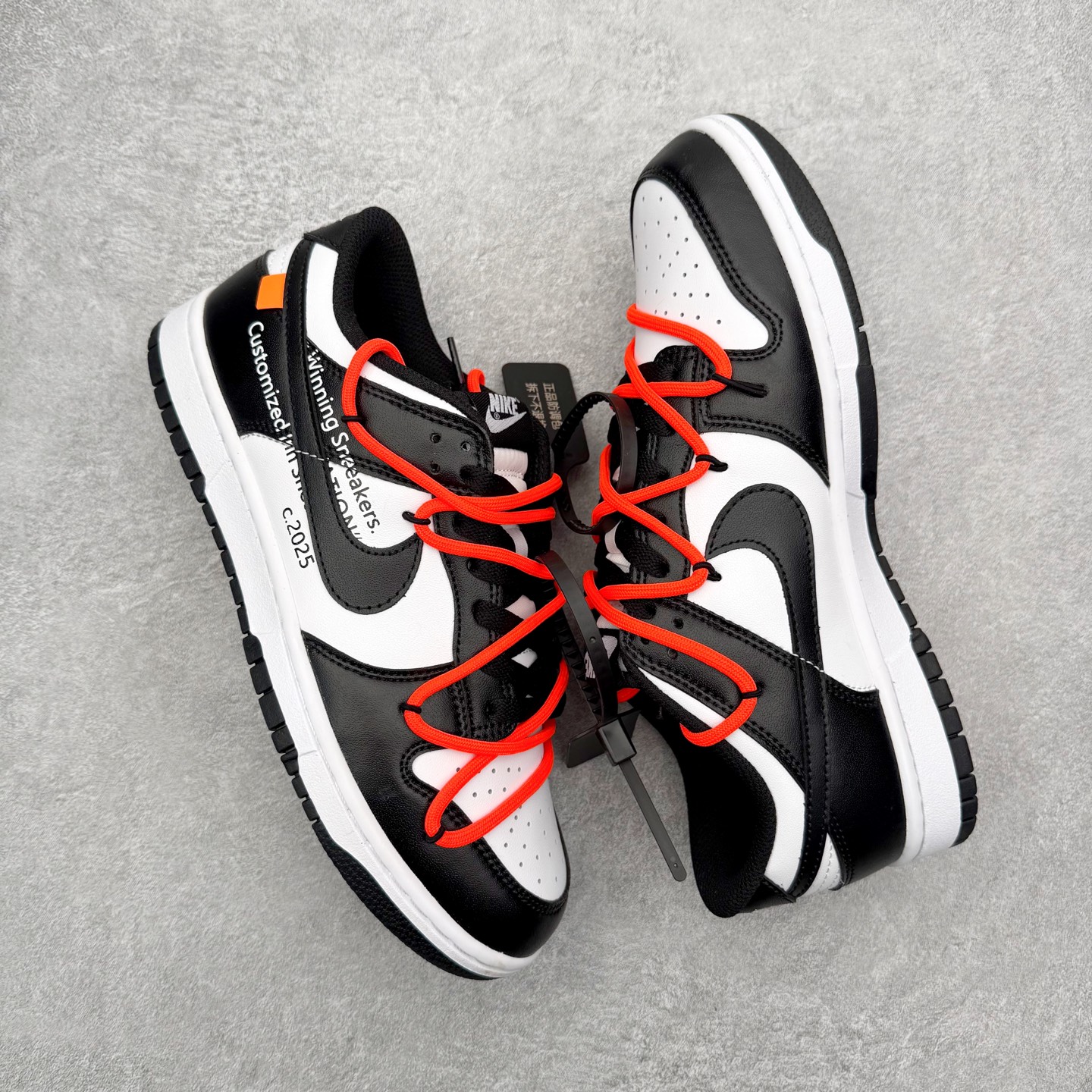 图片[3]-NK Dunk Low DD1391-100 定制系列天花板 无原鞋不开发 全系列得物原鞋一比一校对开发 配色持续更新中 终端对接 优势输出 全套原厂楦头原纸板数据档案倾力打造 原汁原味莞产 极致还原 圈内最强针车工艺 高端零售指定版 广东原厂配套原盒原标 鞋盒分三个尺码段 原厂冲刀 超高清洁度 全鞋零毛边皮料切割 采用原厂百宏鞋带以及原厂百宏织唛舌标 内标可供原厂几率过验 进口原装条纹中底布 四线拉帮白色点胶 原厂拉帮手法遵循公司 原厂电绣 极致还原 尺码：36 36.5 37.5 38 38.5 39 40 40.5 41 42 42.5 43 44 44.5 45 46-选品中心