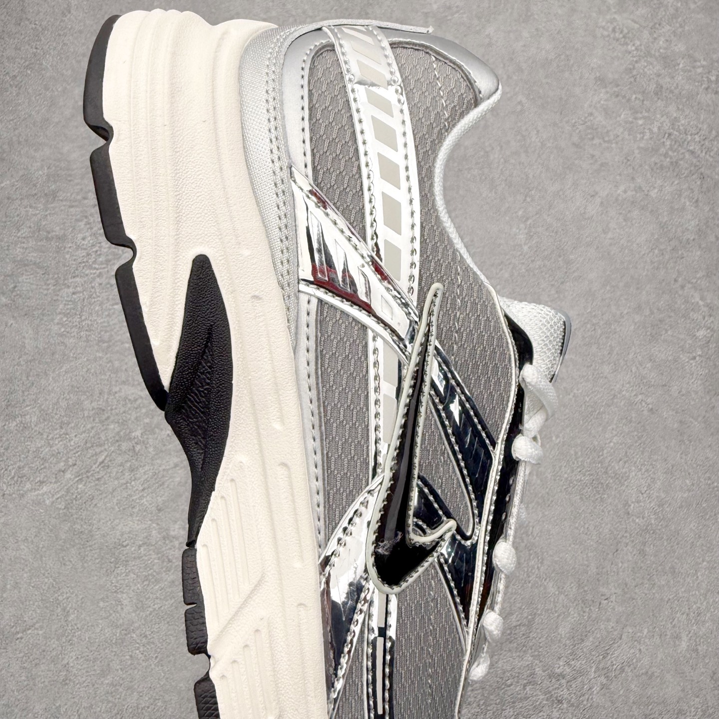 图片[6]-NK Initiator 创始者系列复古老爹鞋运动舒适复古网布合成革减震防滑耐磨低帮休闲跑步鞋 Ins爆火全新韩系古着风 回味经典 采用透气网眼鞋面和支撑覆盖层 自然运动设计的Phlyon中底用于缓冲 BRS 1000碳橡胶外底具有轻质柔韧性 牵引力和耐用性 尺码：36 36.5 37.5 38 38.5 39 40 40.5 41 42 42.5 43 44 45-选品中心