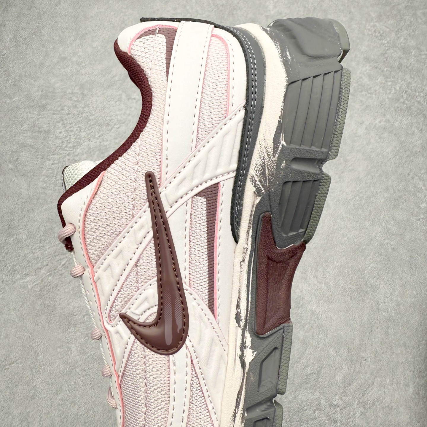 图片[7]-NK Initiator 创始者系列复古老爹鞋运动舒适复古网布合成革减震防滑耐磨低帮休闲跑步鞋 Ins爆火全新韩系古着风 回味经典 采用透气网眼鞋面和支撑覆盖层 自然运动设计的Phlyon中底用于缓冲 BRS 1000碳橡胶外底具有轻质柔韧性 牵引力和耐用性 尺码：36 36.5 37.5 38 38.5 39 40 40.5 41 42 42.5 43 44 45-选品中心