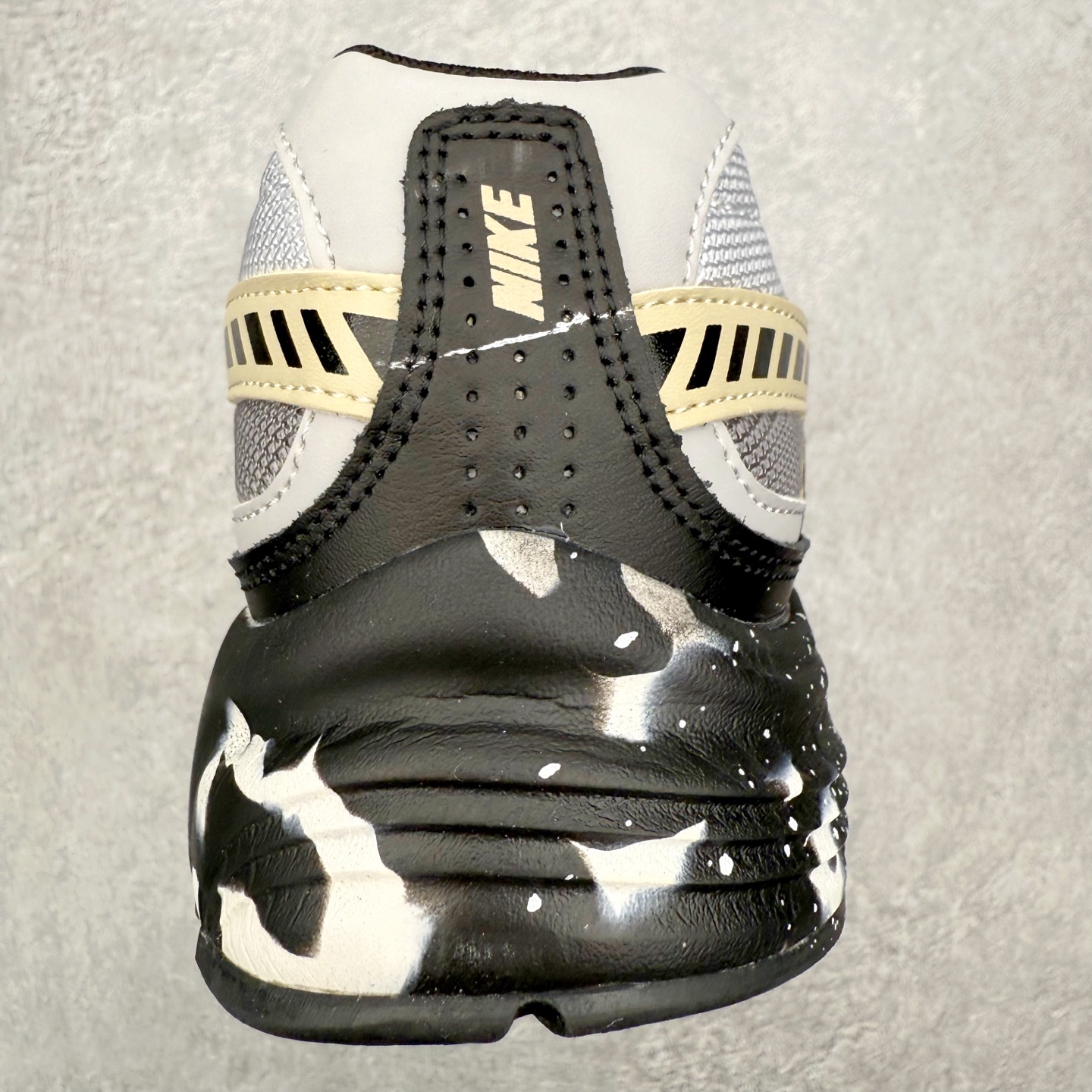 图片[8]-NK Initiator 创始者系列复古老爹鞋运动舒适复古网布合成革减震防滑耐磨低帮休闲跑步鞋 Ins爆火全新韩系古着风 回味经典 采用透气网眼鞋面和支撑覆盖层 自然运动设计的Phlyon中底用于缓冲 BRS 1000碳橡胶外底具有轻质柔韧性 牵引力和耐用性 尺码：36 36.5 37.5 38 38.5 39 40 40.5 41 42 42.5 43 44 45-选品中心