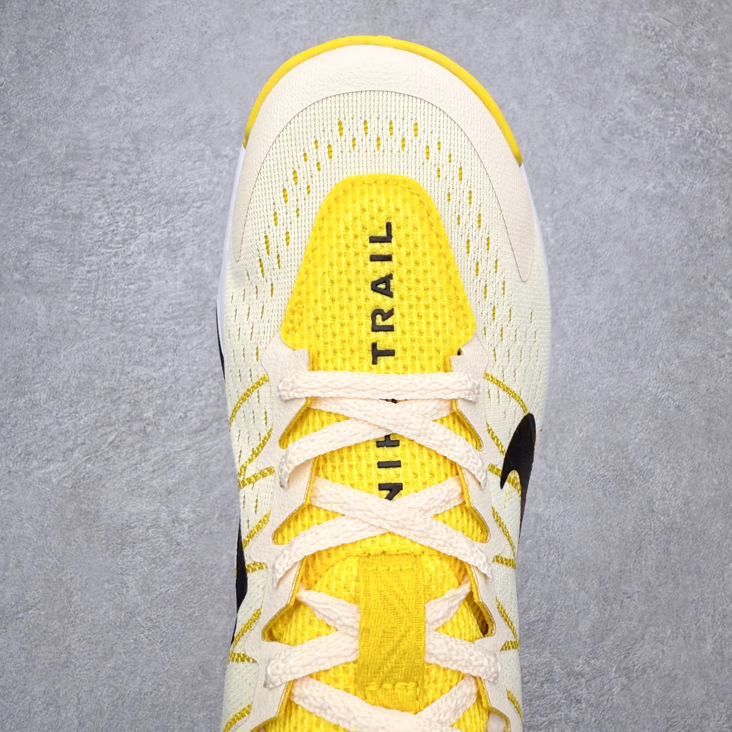 图片[4]-NK Wildhorse 10 时尚舒适防滑透气轻便 低帮跑步鞋 全面革新给我们留下了复杂的感受。我们非常喜欢升级后的做工和舒适的 ReactX 中底，但我们认为过重的重量、上涨的价格以及易碎的鞋面削弱了它的吸引力。根据我们的经验，它在轻松的越野跑和长距离跑中表现最佳，但它不再像之前的版本那样，带来灵活、有趣的体验。实拍调校N版已经零色差零失真 百分百还原实物色彩所见即所得 不存在货不对板色差等低级问题 选购参考实物拍摄 不混卖不参货 只用心做好货严格选品 承诺混一赔十 尺码：36 36.5 37.5 38 38.5 39 40 40.5 41 42 42.5 43 44 44.5 45-选品中心