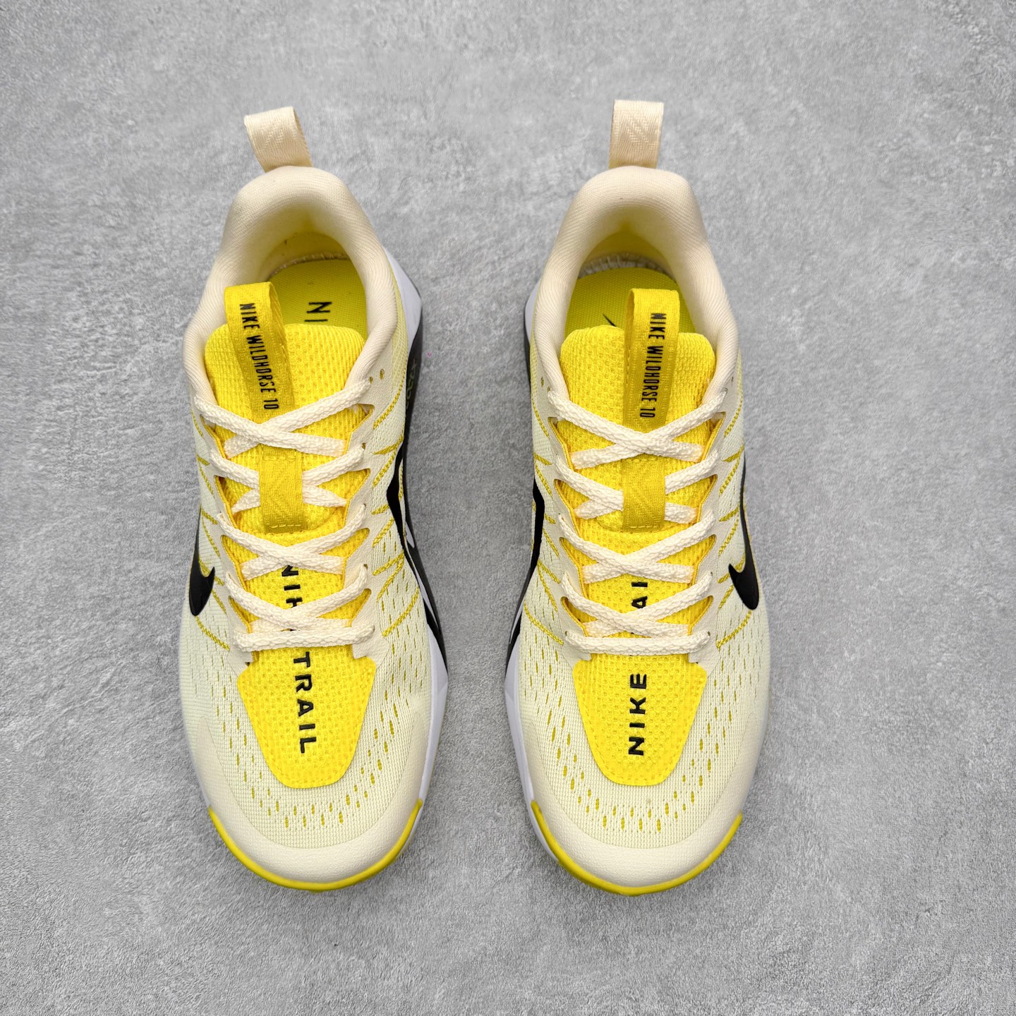 图片[2]-NK Wildhorse 10 时尚舒适防滑透气轻便 低帮跑步鞋 全面革新给我们留下了复杂的感受。我们非常喜欢升级后的做工和舒适的 ReactX 中底，但我们认为过重的重量、上涨的价格以及易碎的鞋面削弱了它的吸引力。根据我们的经验，它在轻松的越野跑和长距离跑中表现最佳，但它不再像之前的版本那样，带来灵活、有趣的体验。实拍调校N版已经零色差零失真 百分百还原实物色彩所见即所得 不存在货不对板色差等低级问题 选购参考实物拍摄 不混卖不参货 只用心做好货严格选品 承诺混一赔十 尺码：36 36.5 37.5 38 38.5 39 40 40.5 41 42 42.5 43 44 44.5 45-选品中心