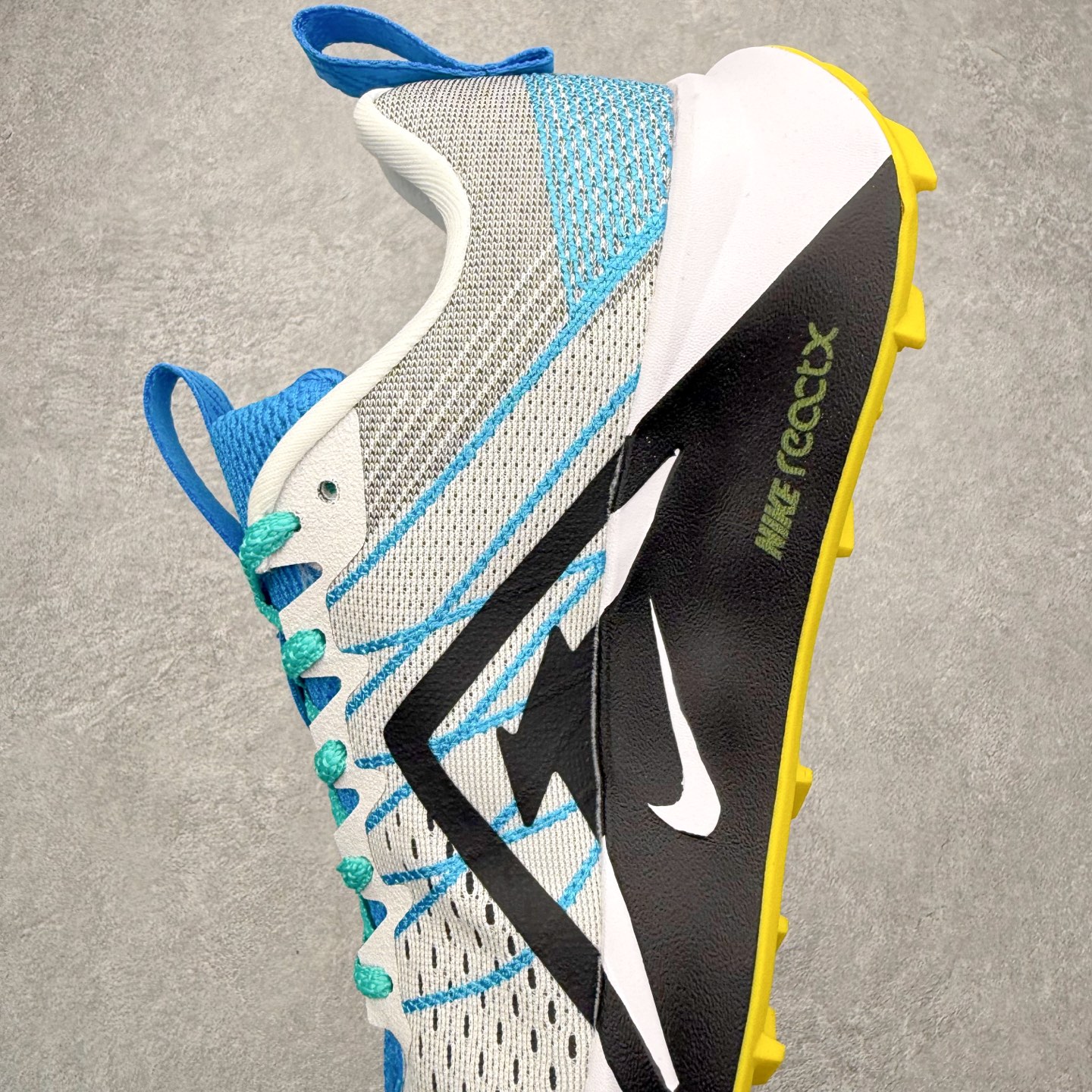 图片[7]-NK Wildhorse 10 时尚舒适防滑透气轻便 低帮跑步鞋 全面革新给我们留下了复杂的感受。我们非常喜欢升级后的做工和舒适的 ReactX 中底，但我们认为过重的重量、上涨的价格以及易碎的鞋面削弱了它的吸引力。根据我们的经验，它在轻松的越野跑和长距离跑中表现最佳，但它不再像之前的版本那样，带来灵活、有趣的体验。实拍调校N版已经零色差零失真 百分百还原实物色彩所见即所得 不存在货不对板色差等低级问题 选购参考实物拍摄 不混卖不参货 只用心做好货严格选品 承诺混一赔十 尺码：36 36.5 37.5 38 38.5 39 40 40.5 41 42 42.5 43 44 44.5 45-选品中心