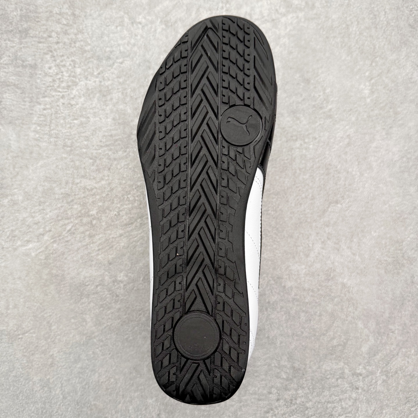 图片[9]-PUMA彪马 Catch 舒适时尚耐磨低帮生活休闲鞋 男女同款 彪马（Puma）是全球著名的运动品牌，中文作彪马，意为美洲狮，由创始人鲁道夫•达斯勒（Rudolf Dassler）于1948年在德国建立了这个品牌，数十年来PUMA一直在运动界位居要角，近几年来更成功的结合运动、休闲，时尚为一体，跃升为年轻人最爱品牌之一。实拍调校N版已经零色差零失真 百分百还原实物色彩所见即所得 不存在货不对板色差等低级问题 选购参考实物拍摄 不混卖不参货 只用心做好货严格选品 承诺混一赔十 尺码：36 36.5 37.5 38 38.5 39 40 40.5 41 42 42.5 43 44 44.5 45-选品中心