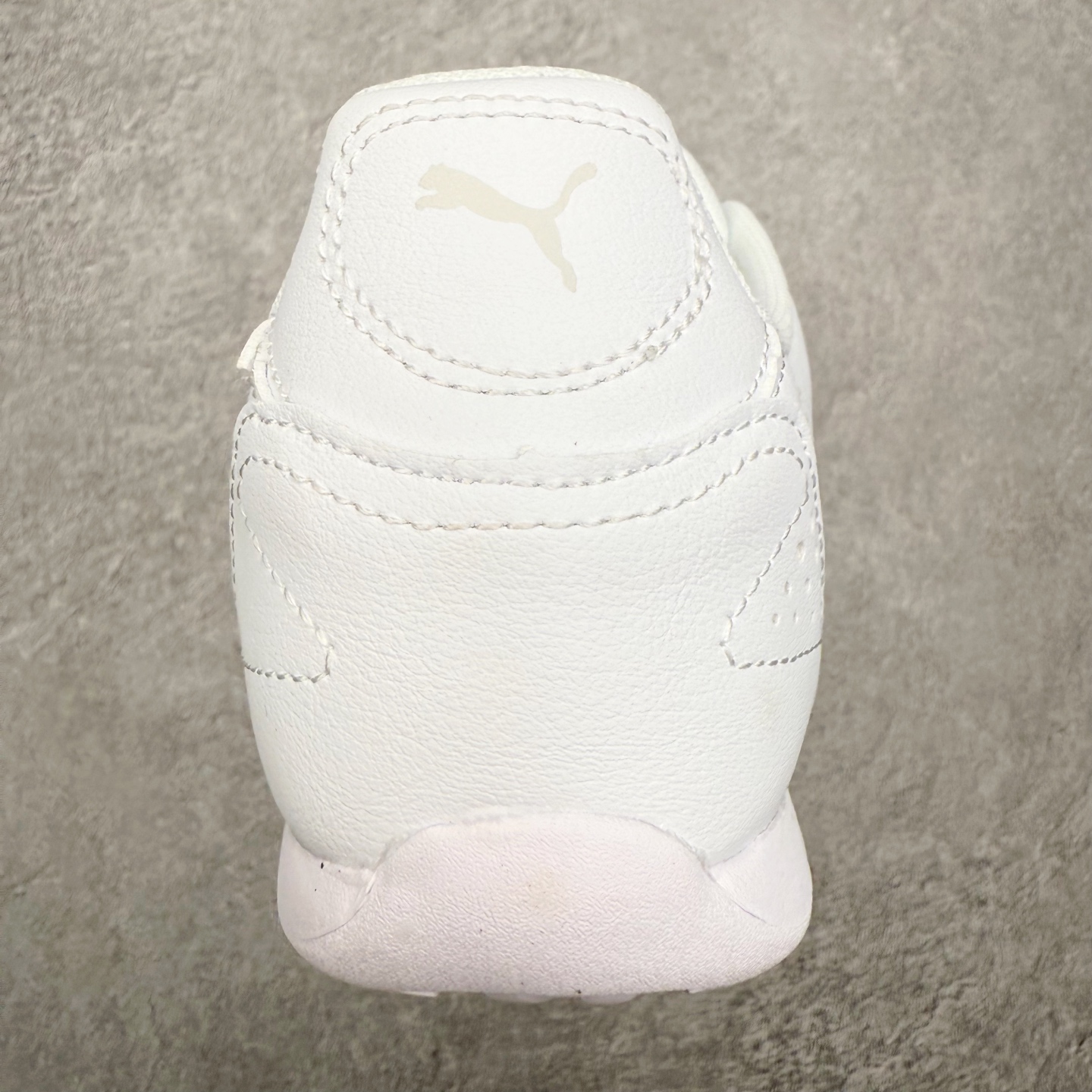 图片[8]-PUMA彪马 Catch 舒适时尚耐磨低帮生活休闲鞋 男女同款 彪马（Puma）是全球著名的运动品牌，中文作彪马，意为美洲狮，由创始人鲁道夫•达斯勒（Rudolf Dassler）于1948年在德国建立了这个品牌，数十年来PUMA一直在运动界位居要角，近几年来更成功的结合运动、休闲，时尚为一体，跃升为年轻人最爱品牌之一。实拍调校N版已经零色差零失真 百分百还原实物色彩所见即所得 不存在货不对板色差等低级问题 选购参考实物拍摄 不混卖不参货 只用心做好货严格选品 承诺混一赔十 尺码：36 36.5 37.5 38 38.5 39 40 40.5 41 42 42.5 43 44 44.5 45-选品中心