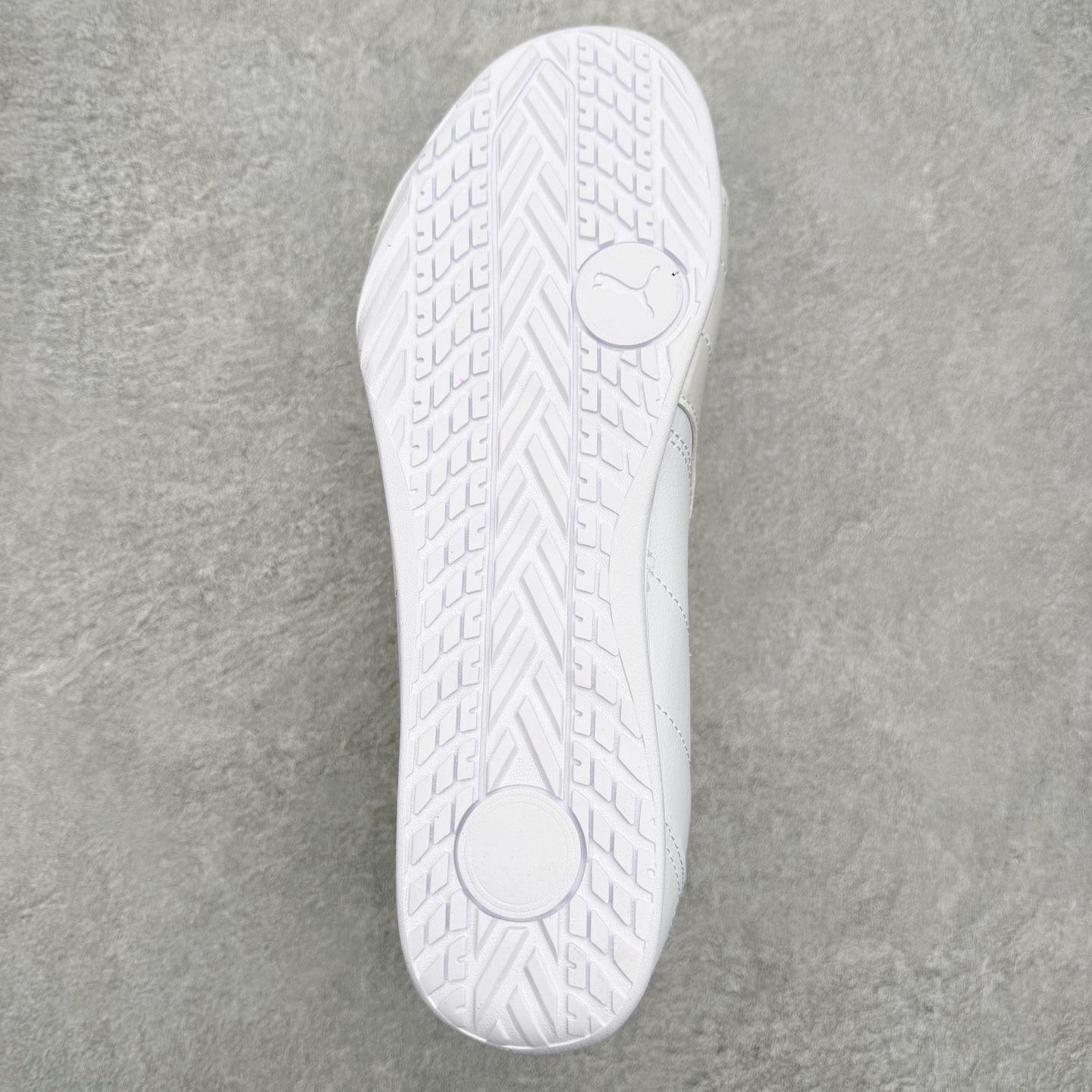 图片[9]-PUMA彪马 Catch 舒适时尚耐磨低帮生活休闲鞋 男女同款 彪马（Puma）是全球著名的运动品牌，中文作彪马，意为美洲狮，由创始人鲁道夫•达斯勒（Rudolf Dassler）于1948年在德国建立了这个品牌，数十年来PUMA一直在运动界位居要角，近几年来更成功的结合运动、休闲，时尚为一体，跃升为年轻人最爱品牌之一。实拍调校N版已经零色差零失真 百分百还原实物色彩所见即所得 不存在货不对板色差等低级问题 选购参考实物拍摄 不混卖不参货 只用心做好货严格选品 承诺混一赔十 尺码：36 36.5 37.5 38 38.5 39 40 40.5 41 42 42.5 43 44 44.5 45-选品中心