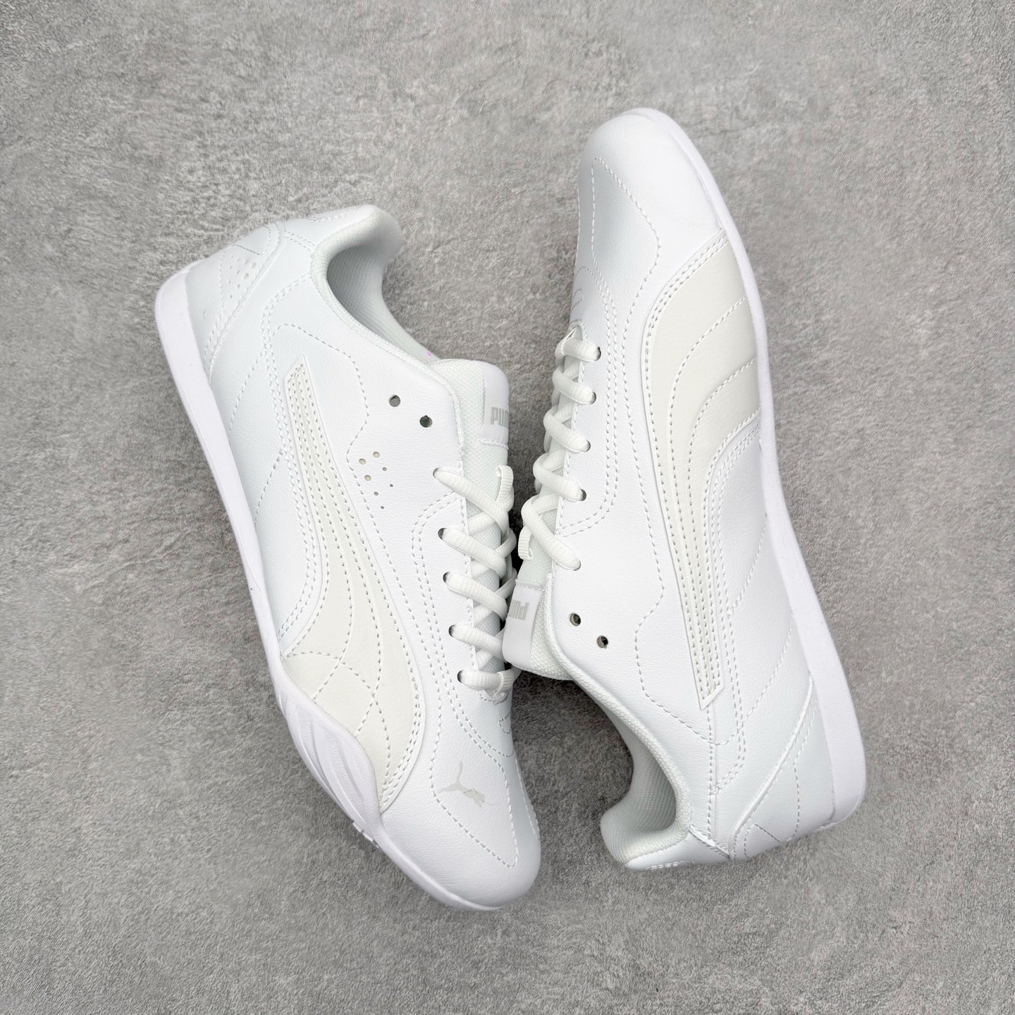 图片[3]-PUMA彪马 Catch 舒适时尚耐磨低帮生活休闲鞋 男女同款 彪马（Puma）是全球著名的运动品牌，中文作彪马，意为美洲狮，由创始人鲁道夫•达斯勒（Rudolf Dassler）于1948年在德国建立了这个品牌，数十年来PUMA一直在运动界位居要角，近几年来更成功的结合运动、休闲，时尚为一体，跃升为年轻人最爱品牌之一。实拍调校N版已经零色差零失真 百分百还原实物色彩所见即所得 不存在货不对板色差等低级问题 选购参考实物拍摄 不混卖不参货 只用心做好货严格选品 承诺混一赔十 尺码：36 36.5 37.5 38 38.5 39 40 40.5 41 42 42.5 43 44 44.5 45-选品中心