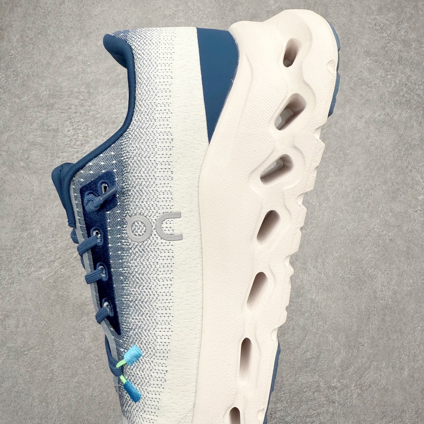 图片[7]-On昂跑 Cloudtilt 圆头系带减震耐磨低帮生活休闲鞋 此运动品牌 开创于2010年 缓震着陆、强效回弹、轻柔质感的设计构思始终是ON研制关键 与此同时基于“为全球提供革新性的跑步感受”信念 陆续推出了多款跑鞋及其以专业运动人体跑步工程学为设计关键的功能性跑步服饰设备 让跑者不费力气地畅快畅跑 尺码：36 36.5 37.5 38 38.5 39 40 40.5 41 42 42.5 43 44 44.5 45-选品中心