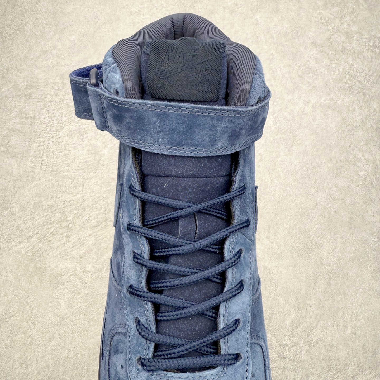 图片[5]-NK Air Force 1´07 Mid 空军一号中帮百搭休闲运动板鞋 DV0788-006 柔软、弹性十足的缓震性能和出色的中底设计 横跨复古与现代的外型结合 造就出风靡全球 三十多年的Force 1 直到今天还深受青睐 实拍调校N版已经零色差零失真 百分百还原实物色彩所见即所得 不存在货不对板色差等低级问题 选购参考实物拍摄 不混卖不参货 只用心做好货严格选品 承诺混一赔十 尺码：36 36.5 37.5 38 38.5 39 40 40.5 41 42 42.5 43 44 44.5 45-选品中心