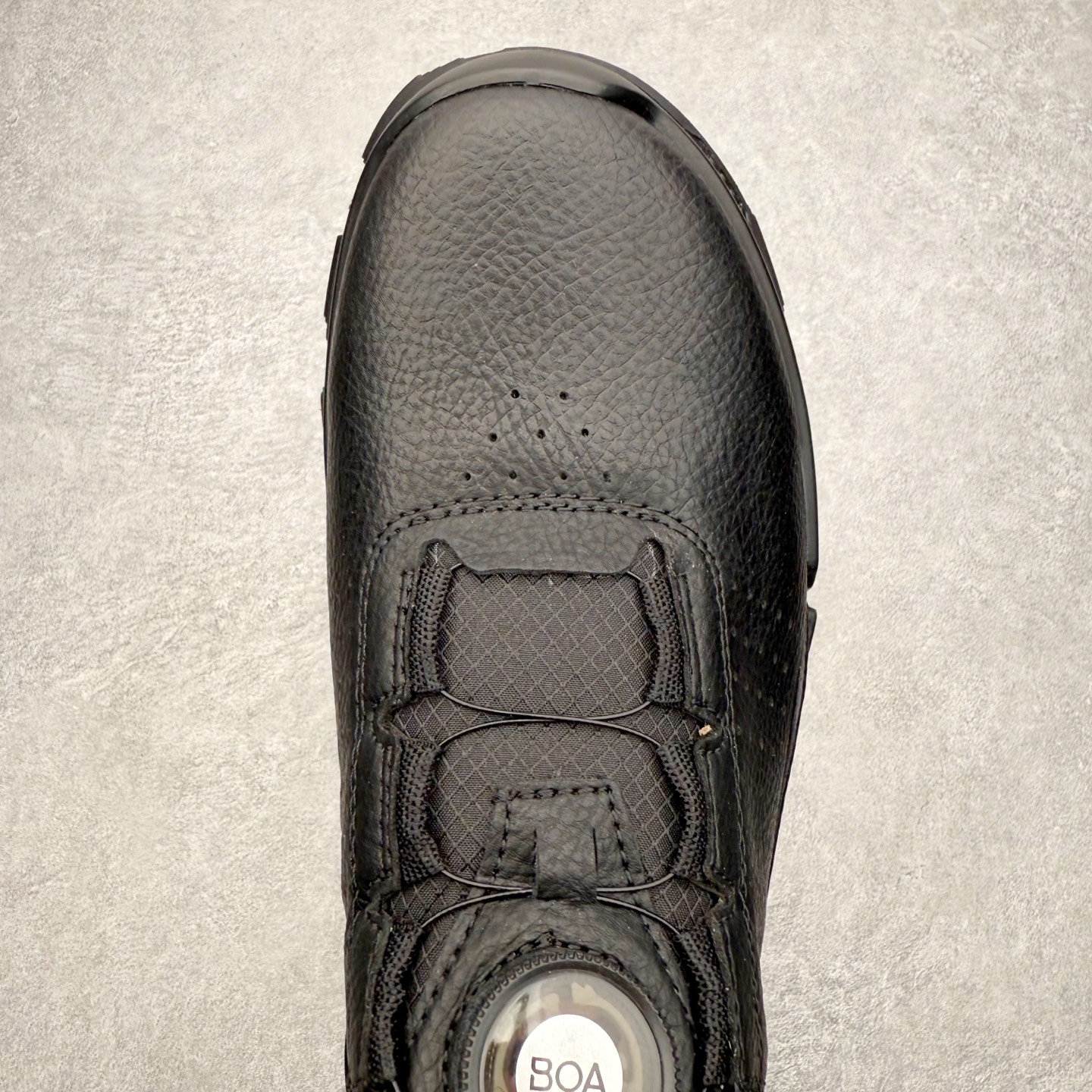 图片[4]-ECCO爱步跑步鞋百搭舒适 秋冬新款厚底休闲运动鞋男鞋 灵动系列 黄景瑜同款 品质牛皮鞋面，轻盈柔韧 具有良好的透气性 细腻柔软 简约系带设计 可自由调节松紧 贴合脚型 PU泡沫橡胶大底 抓地力强 具有良好的防滑耐磨性 时尚简约 休闲百搭 尺码：38 39 40 41 42 43 44 （皮鞋码）-选品中心