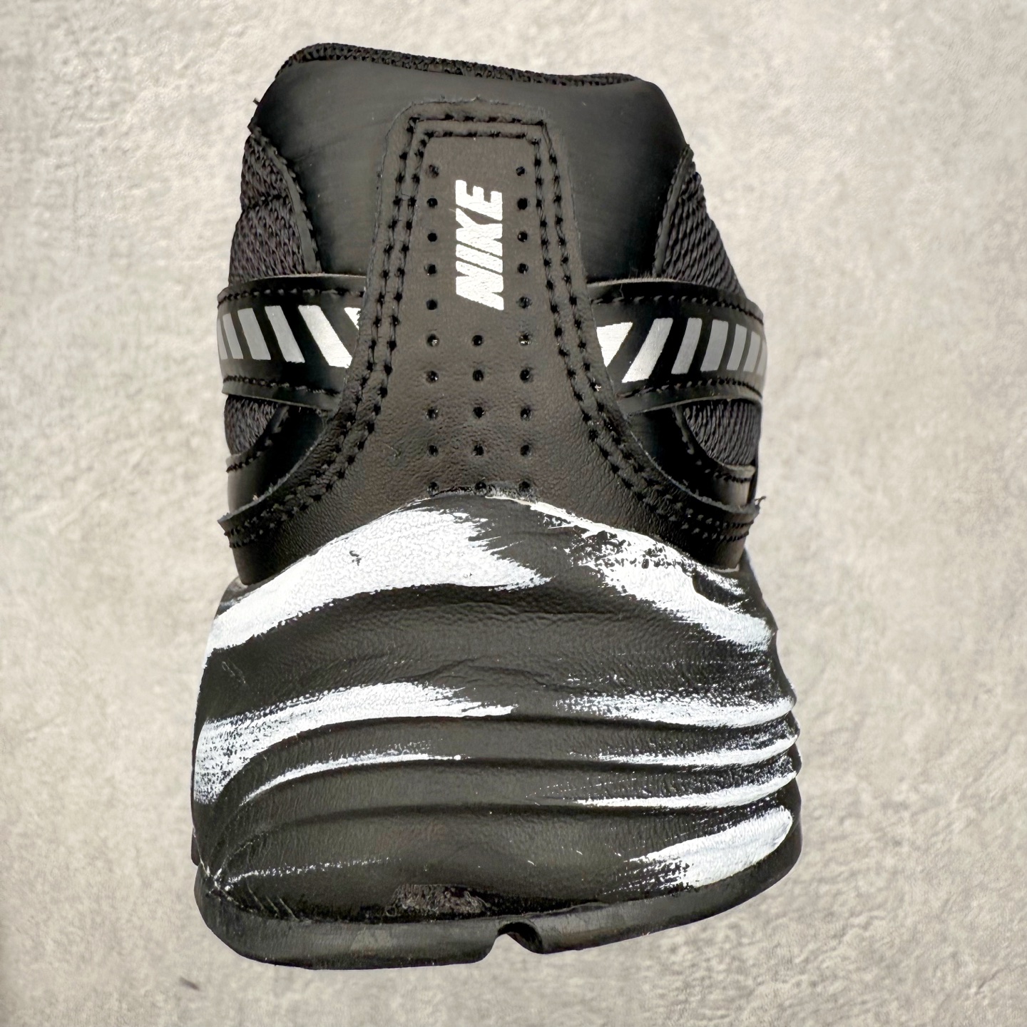 图片[8]-NK Initiator 创始者系列复古老爹鞋运动舒适复古网布合成革减震防滑耐磨低帮休闲跑步鞋 Ins爆火全新韩系古着风 回味经典 采用透气网眼鞋面和支撑覆盖层 自然运动设计的Phlyon中底用于缓冲 BRS 1000碳橡胶外底具有轻质柔韧性 牵引力和耐用性 尺码：36 36.5 37.5 38 38.5 39 40 40.5 41 42 42.5 43 44 45-选品中心