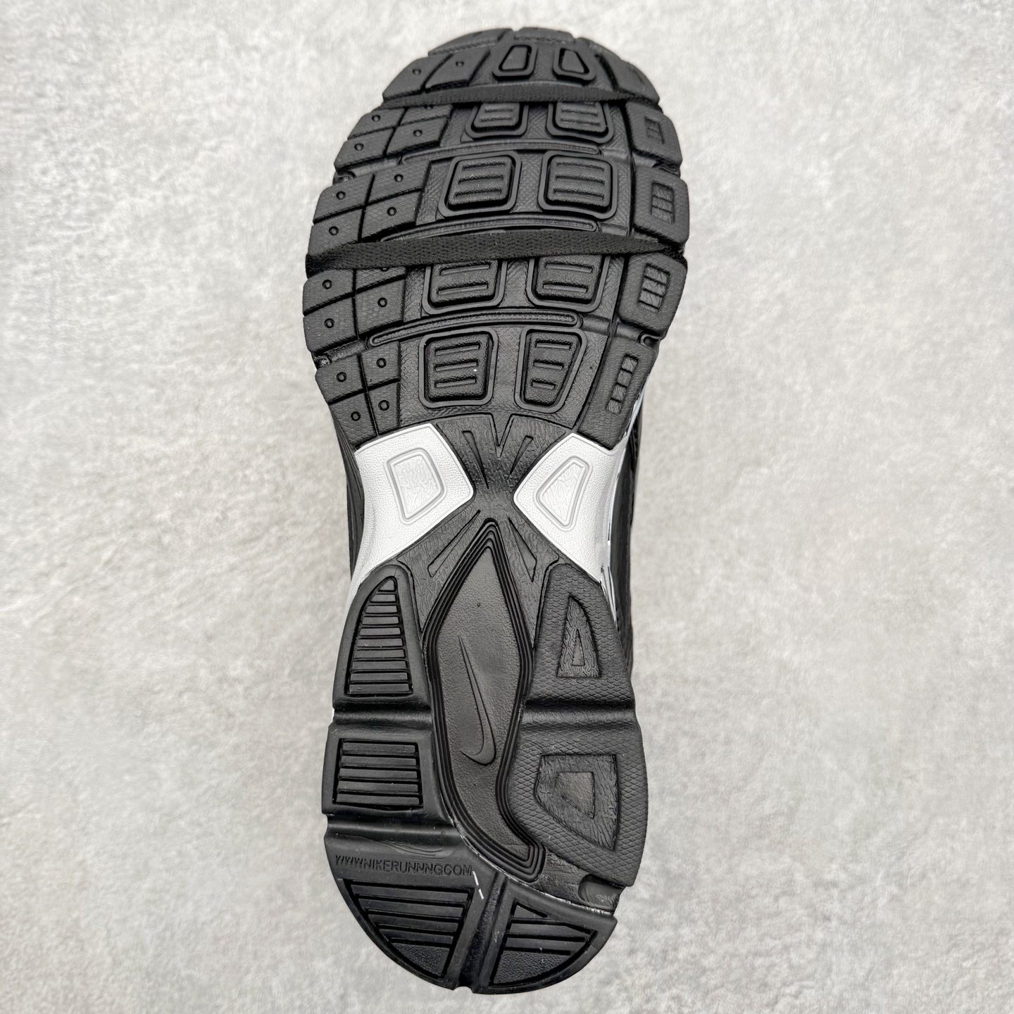 图片[9]-NK Initiator 创始者系列复古老爹鞋运动舒适复古网布合成革减震防滑耐磨低帮休闲跑步鞋 Ins爆火全新韩系古着风 回味经典 采用透气网眼鞋面和支撑覆盖层 自然运动设计的Phlyon中底用于缓冲 BRS 1000碳橡胶外底具有轻质柔韧性 牵引力和耐用性 尺码：36 36.5 37.5 38 38.5 39 40 40.5 41 42 42.5 43 44 45-选品中心