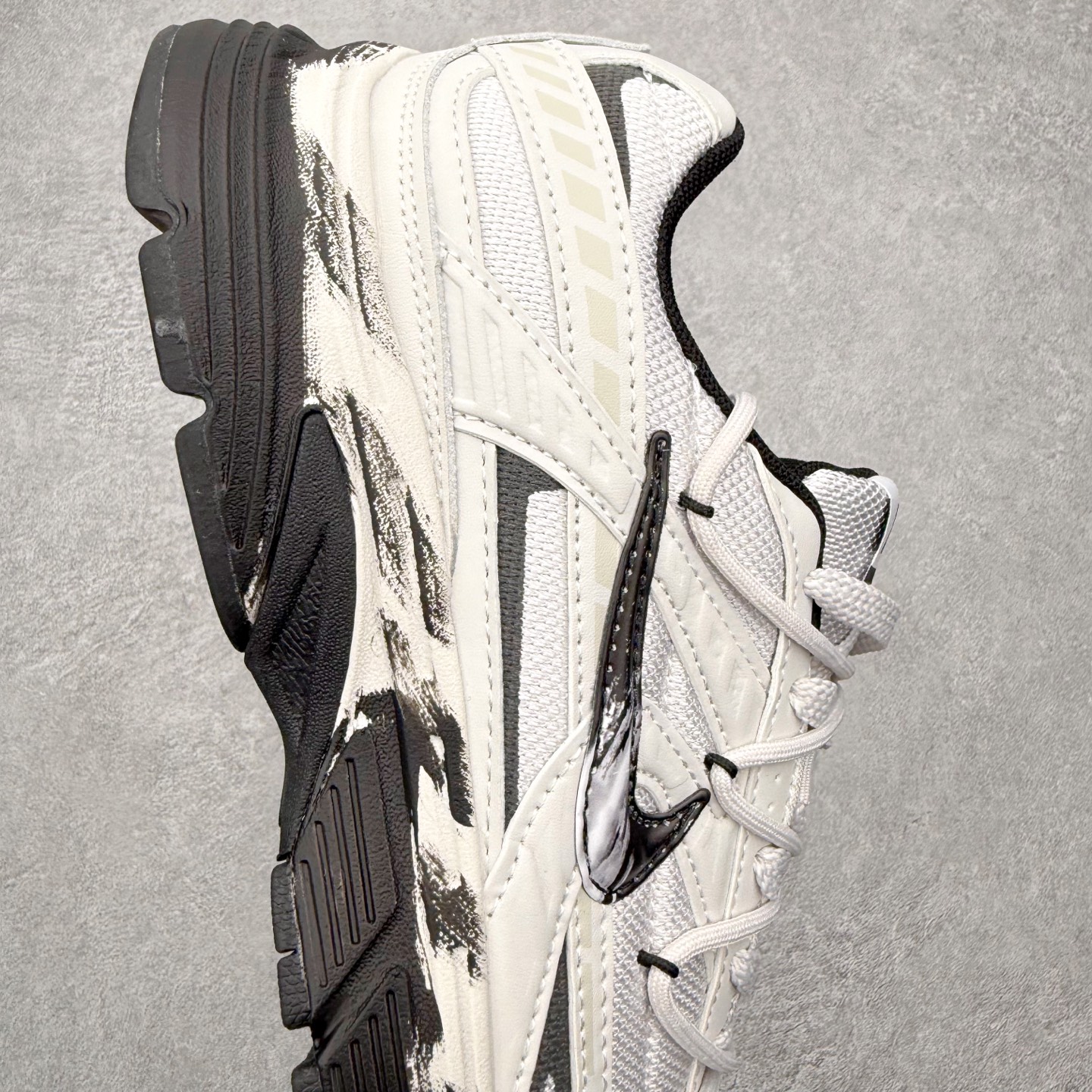 图片[6]-NK Initiator 创始者系列复古老爹鞋运动舒适复古网布合成革减震防滑耐磨低帮休闲跑步鞋 Ins爆火全新韩系古着风 回味经典 采用透气网眼鞋面和支撑覆盖层 自然运动设计的Phlyon中底用于缓冲 BRS 1000碳橡胶外底具有轻质柔韧性 牵引力和耐用性 尺码：36 36.5 37.5 38 38.5 39 40 40.5 41 42 42.5 43 44 45-选品中心