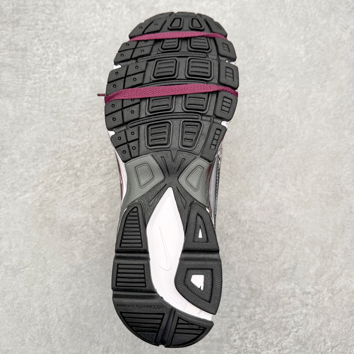 图片[9]-NK Initiator 创始者系列复古老爹鞋运动舒适复古网布合成革减震防滑耐磨低帮休闲跑步鞋 Ins爆火全新韩系古着风 回味经典 采用透气网眼鞋面和支撑覆盖层 自然运动设计的Phlyon中底用于缓冲 BRS 1000碳橡胶外底具有轻质柔韧性 牵引力和耐用性 尺码：36 36.5 37.5 38 38.5 39 40 40.5 41 42 42.5 43 44 45-选品中心