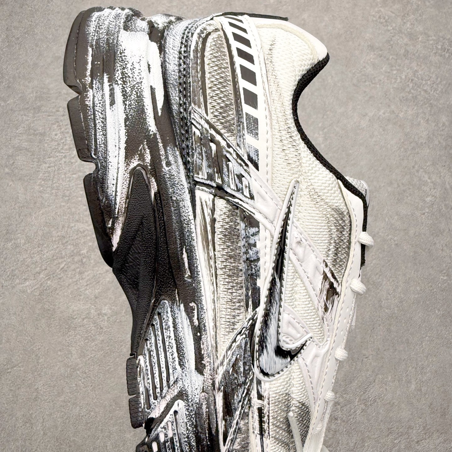 图片[6]-NK Initiator 创始者系列复古老爹鞋运动舒适复古网布合成革减震防滑耐磨低帮休闲跑步鞋 Ins爆火全新韩系古着风 回味经典 采用透气网眼鞋面和支撑覆盖层 自然运动设计的Phlyon中底用于缓冲 BRS 1000碳橡胶外底具有轻质柔韧性 牵引力和耐用性 尺码：36 36.5 37.5 38 38.5 39 40 40.5 41 42 42.5 43 44 45-选品中心