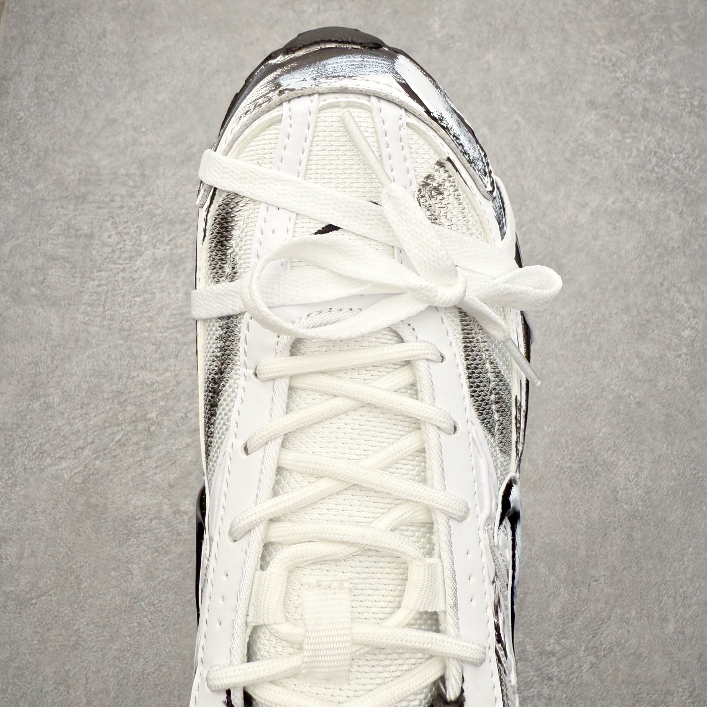 图片[4]-NK Initiator 创始者系列复古老爹鞋运动舒适复古网布合成革减震防滑耐磨低帮休闲跑步鞋 Ins爆火全新韩系古着风 回味经典 采用透气网眼鞋面和支撑覆盖层 自然运动设计的Phlyon中底用于缓冲 BRS 1000碳橡胶外底具有轻质柔韧性 牵引力和耐用性 尺码：36 36.5 37.5 38 38.5 39 40 40.5 41 42 42.5 43 44 45-选品中心