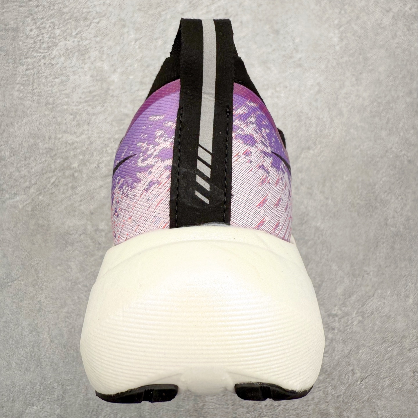 图片[8]-ASICS MEGABLAST MEGABLAST 亚瑟士经典百搭跑步鞋 近年复古风潮的势头很旺 ASICS一直坚信保持身体的健康与活力是打造健康快乐的生活方式的最佳途径 ASICS为复古鞋型注入新设计 为玩家的街头穿搭提供了更多可能 GEL-NIMBUSTM9运动鞋最初是为中立和仰卧跑步者设计的长距离训练器 采用原始材料和关键细节重新设计 其Y2K时代的工业外观也被大胆的对比和色块所抵消 尺码：36 36.5 37.5 38 38.5 39 40 40.5 41.5 42 42.5 43.5 44 44.5 45-选品中心