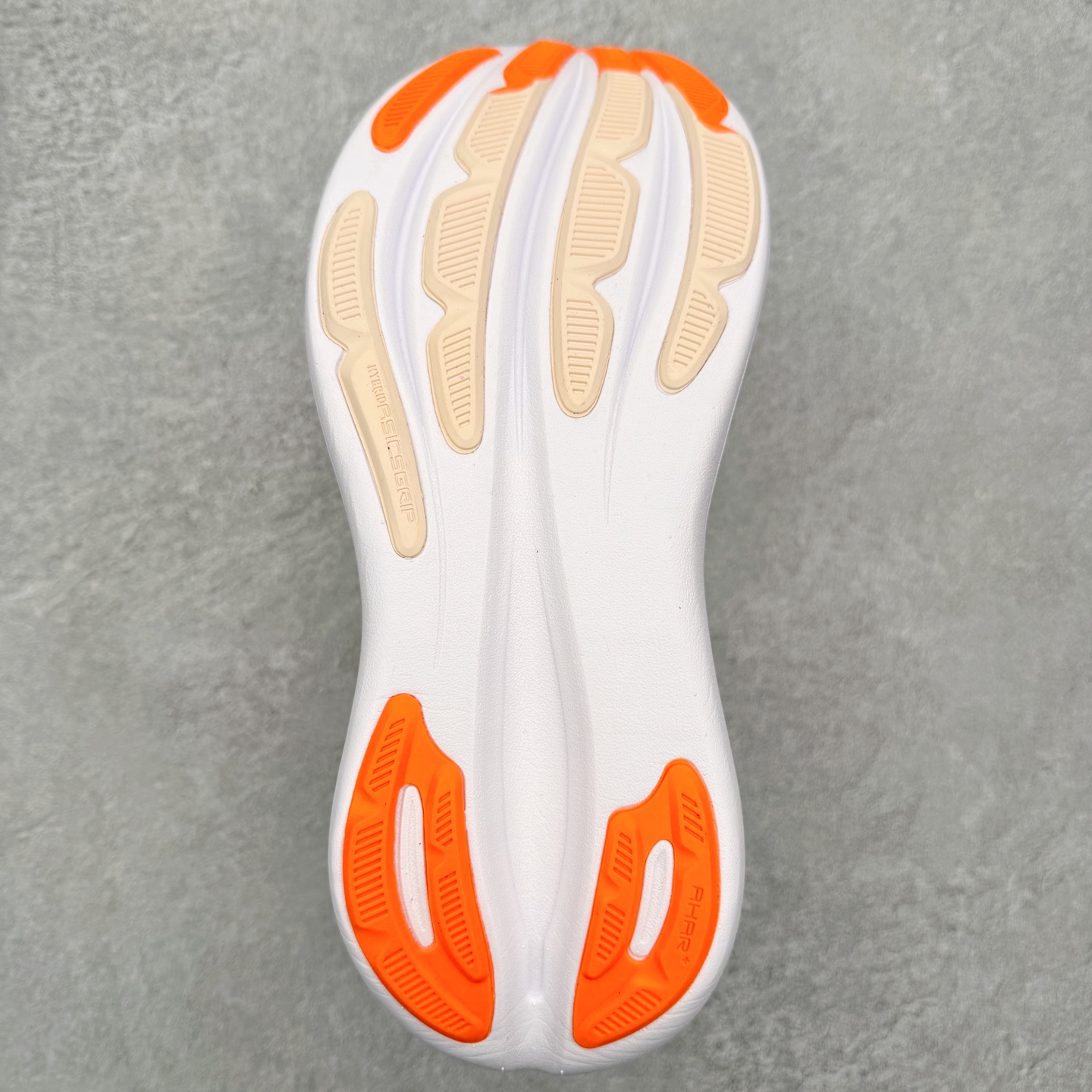 图片[9]-Asics GEL-Nimbus 28 亚瑟士缓震跑鞋 近年复古风潮的势头很旺 ASICS一直坚信保持身体的健康与活力是打造健康快乐的生活方式的最佳途径 ASICS为复古鞋型注入新设计 为玩家的街头穿搭提供了更多可能 GEL-NIMBUSTM9运动鞋最初是为中立和仰卧跑步者设计的长距离训练器 采用原始材料和关键细节重新设计 其Y2K时代的工业外观也被大胆的对比和色块所抵消 尺码：36 36.5 37.5 38 38.5 39 40 40.5 41.5 42 42.5 43.5 44 44.5 45-选品中心